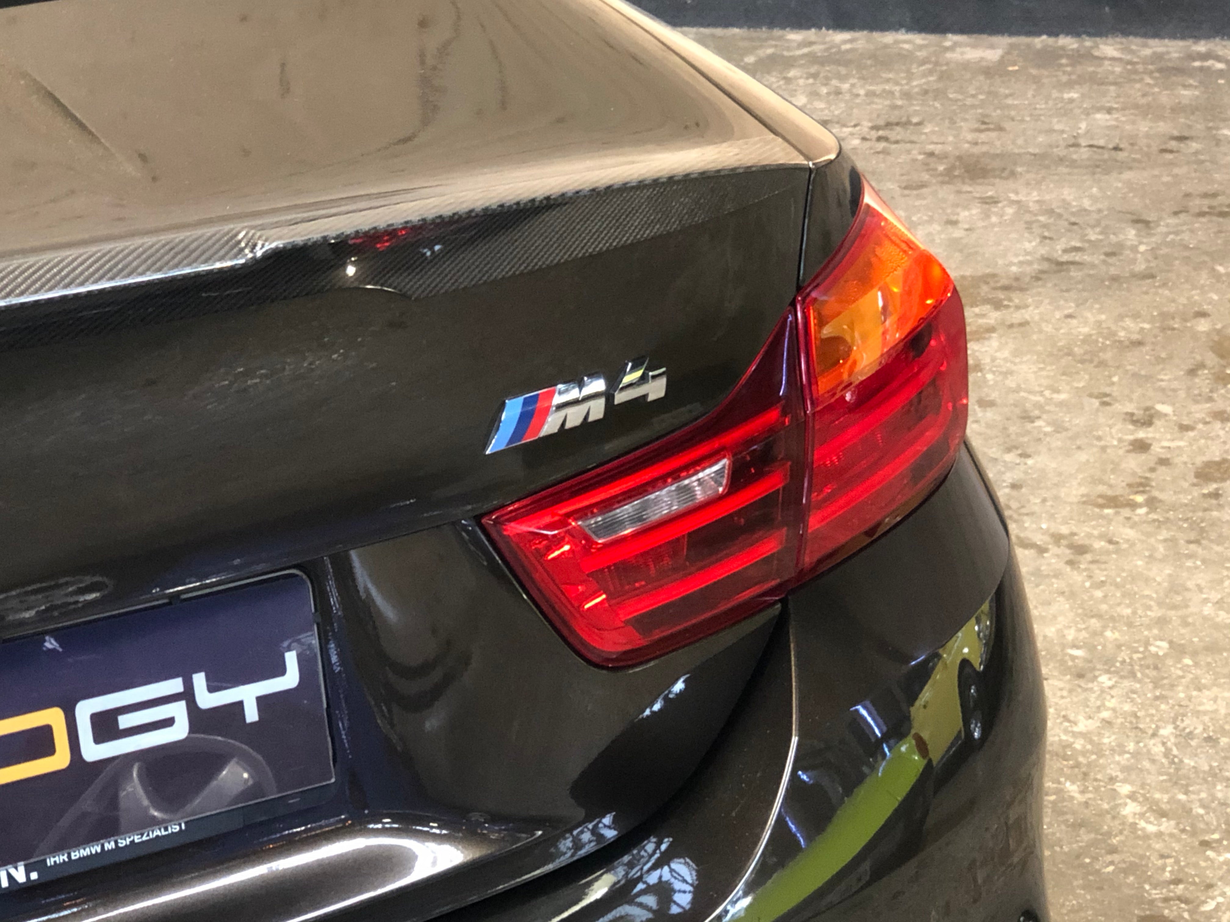 BMW M4 Coupe DKG7