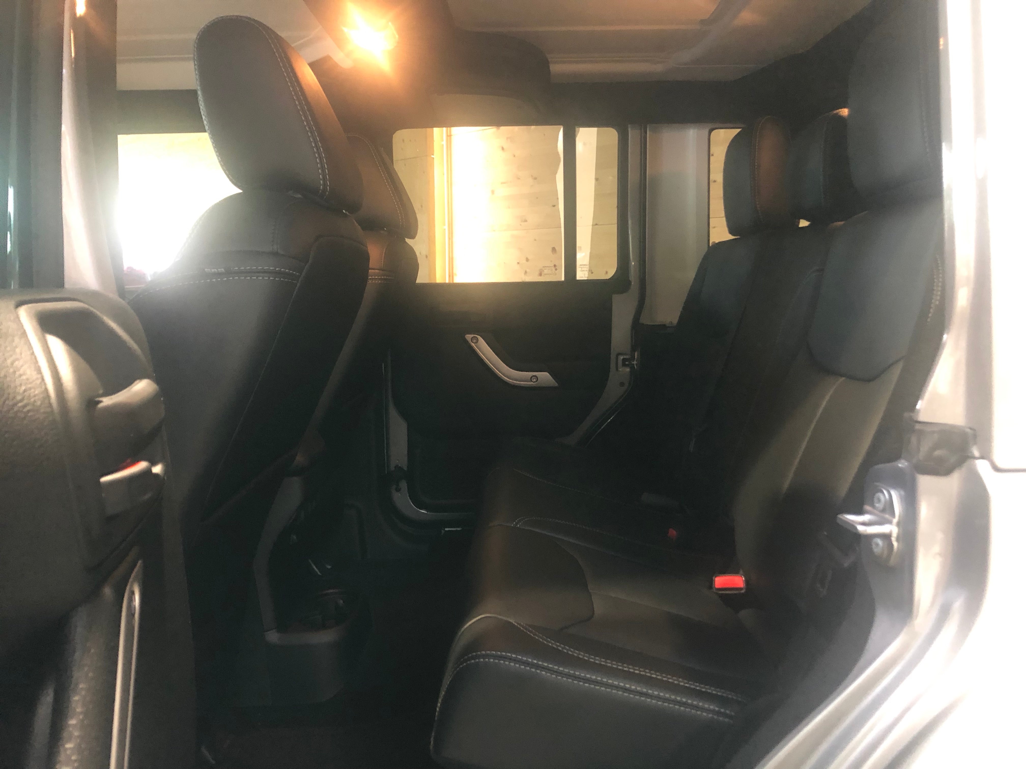 Jeep Wrangler Unlimited V6 3.6 Sahara BVA