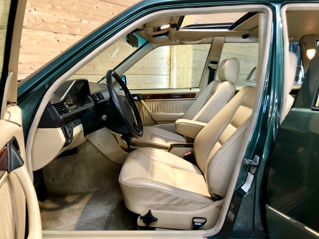 Mercedes 300TE-24 BVA