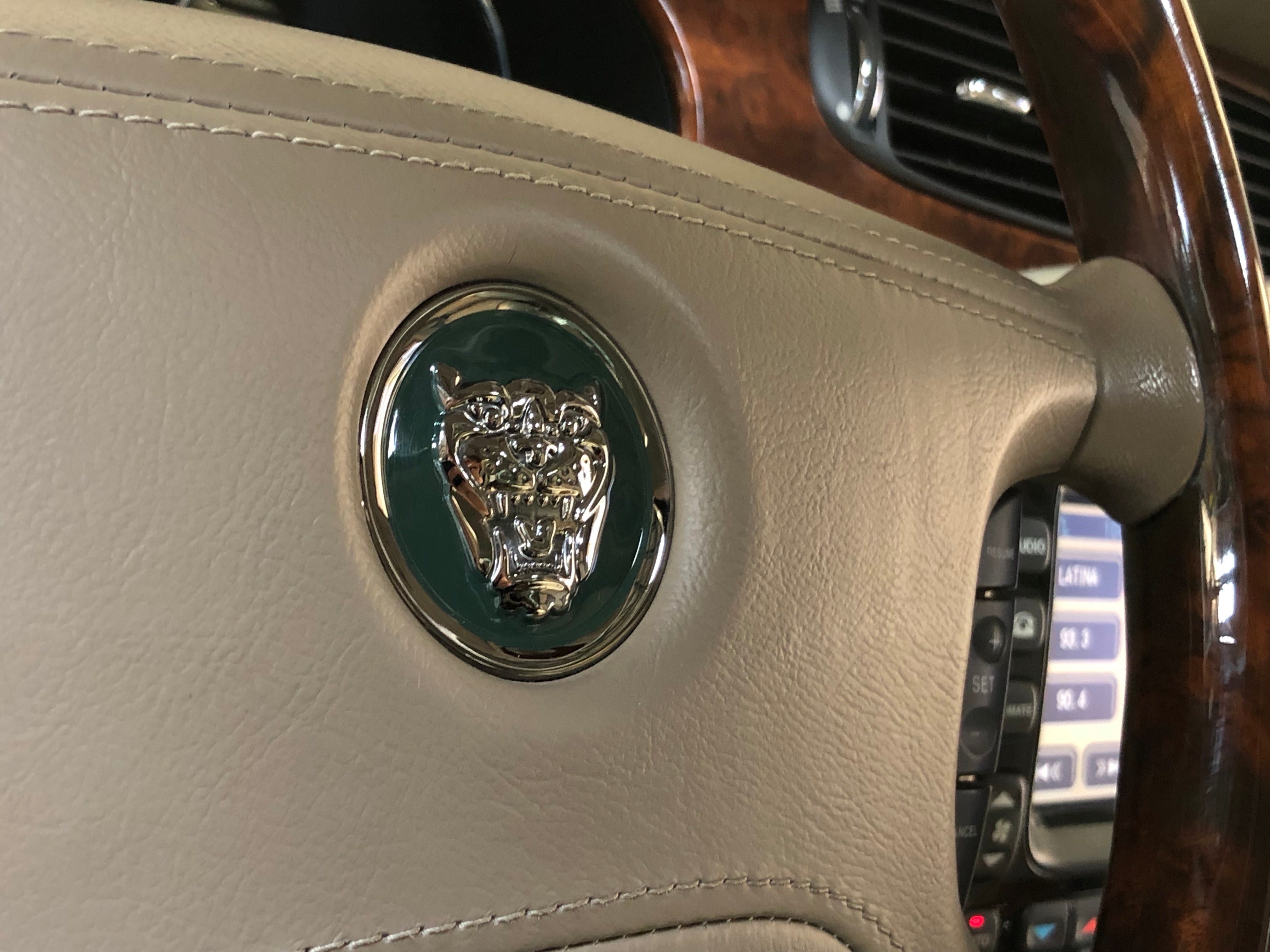 Jaguar XJ Super V8
