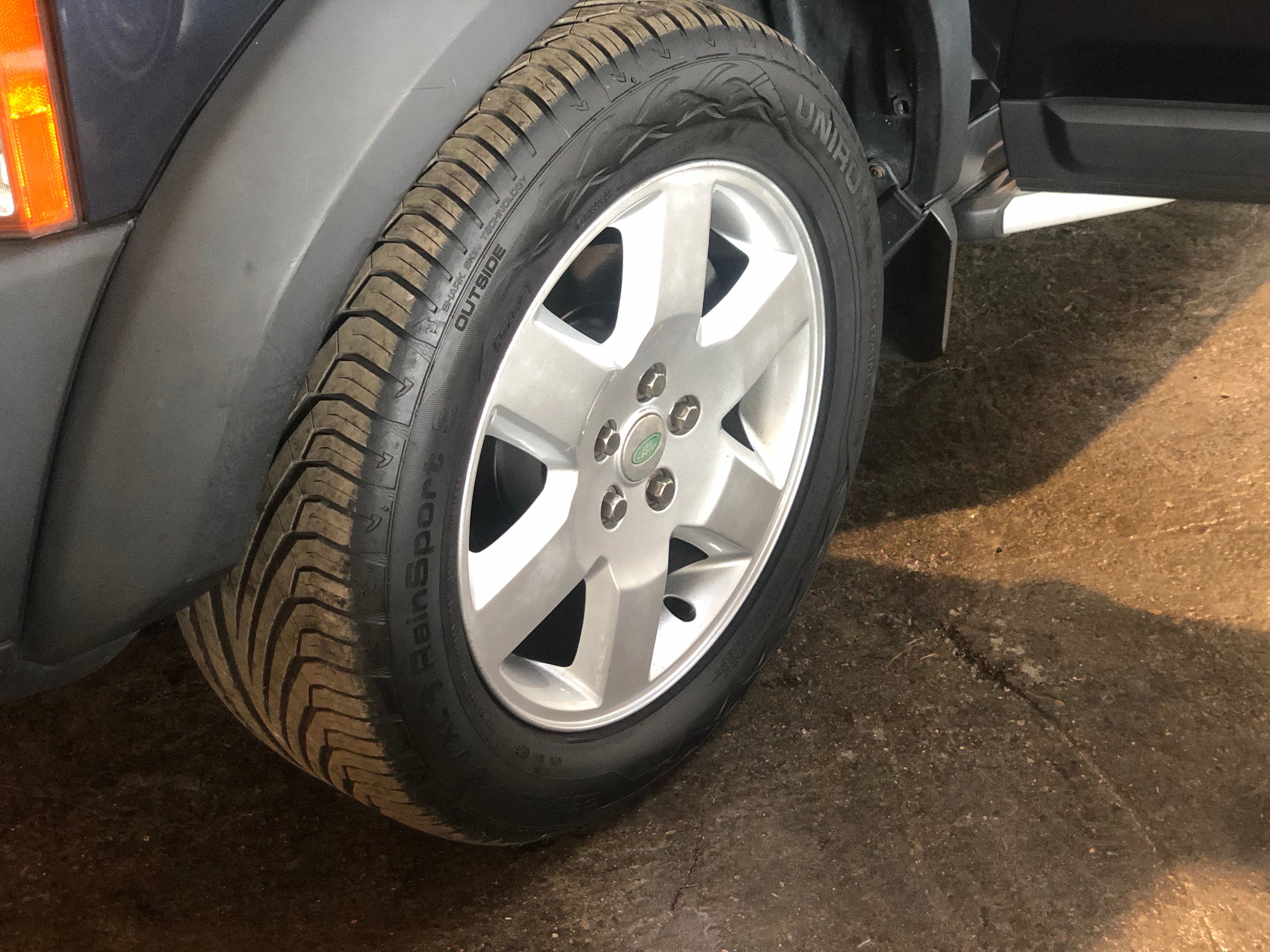 Land Rover Discovery V8 4.4 HSE 7 places