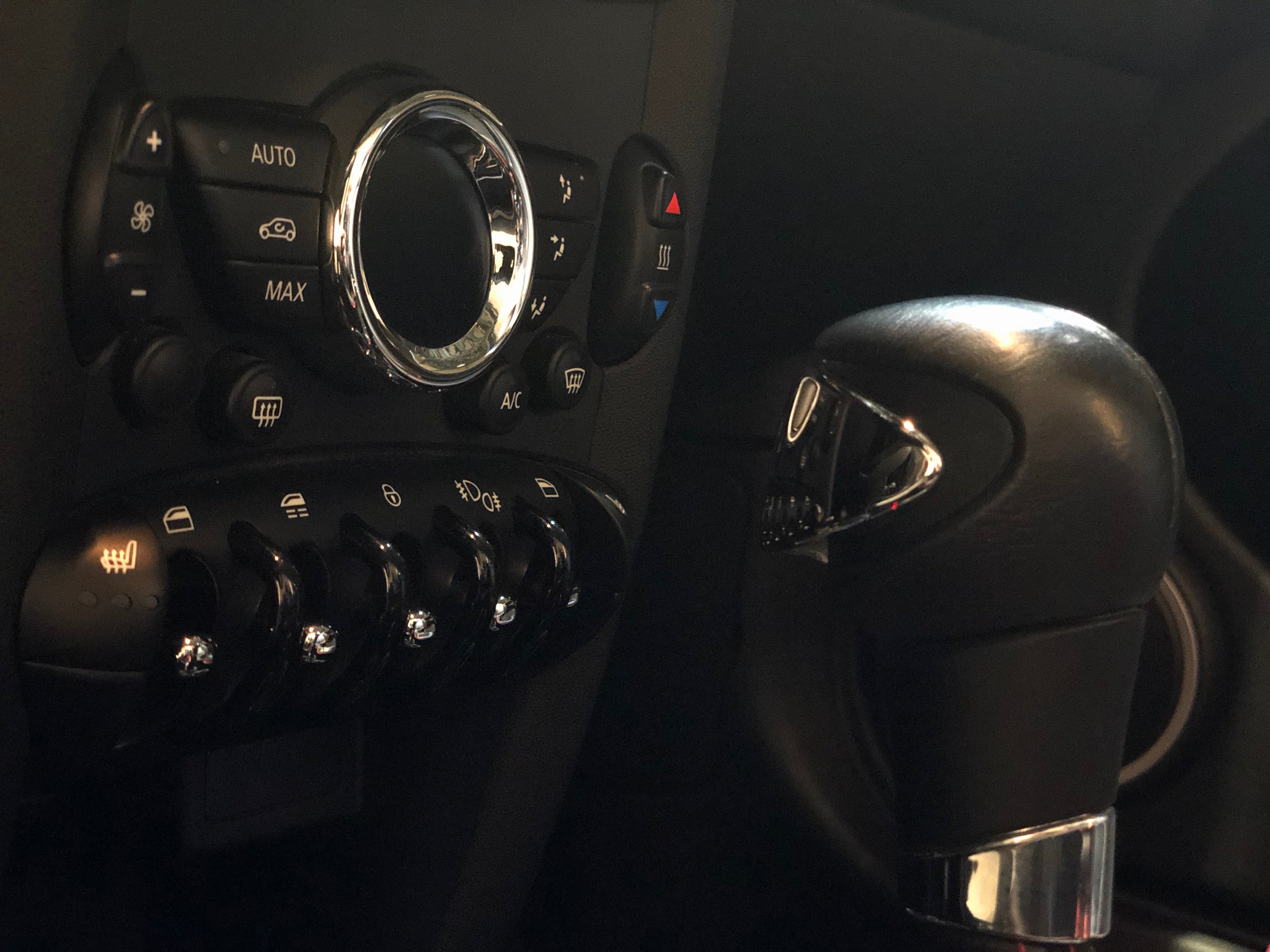 Mini Cabriolet Cooper S JCW BVA 211ch (R57)