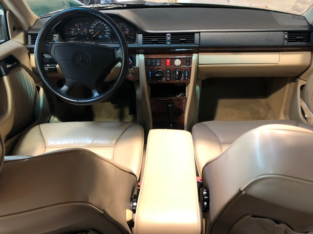 Mercedes 300TE-24 BVA
