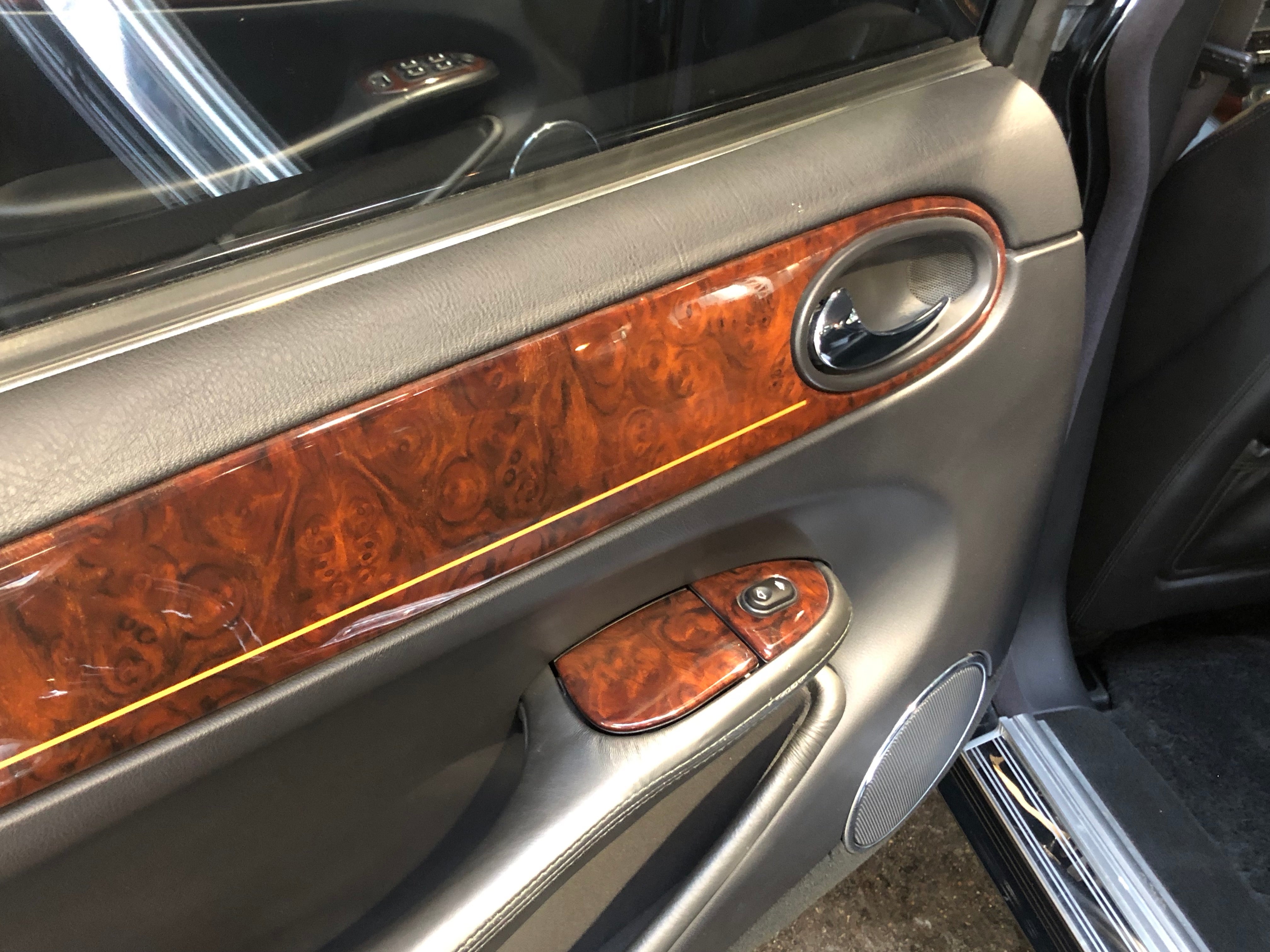 Daimler V8 4.0 BVA (X308)