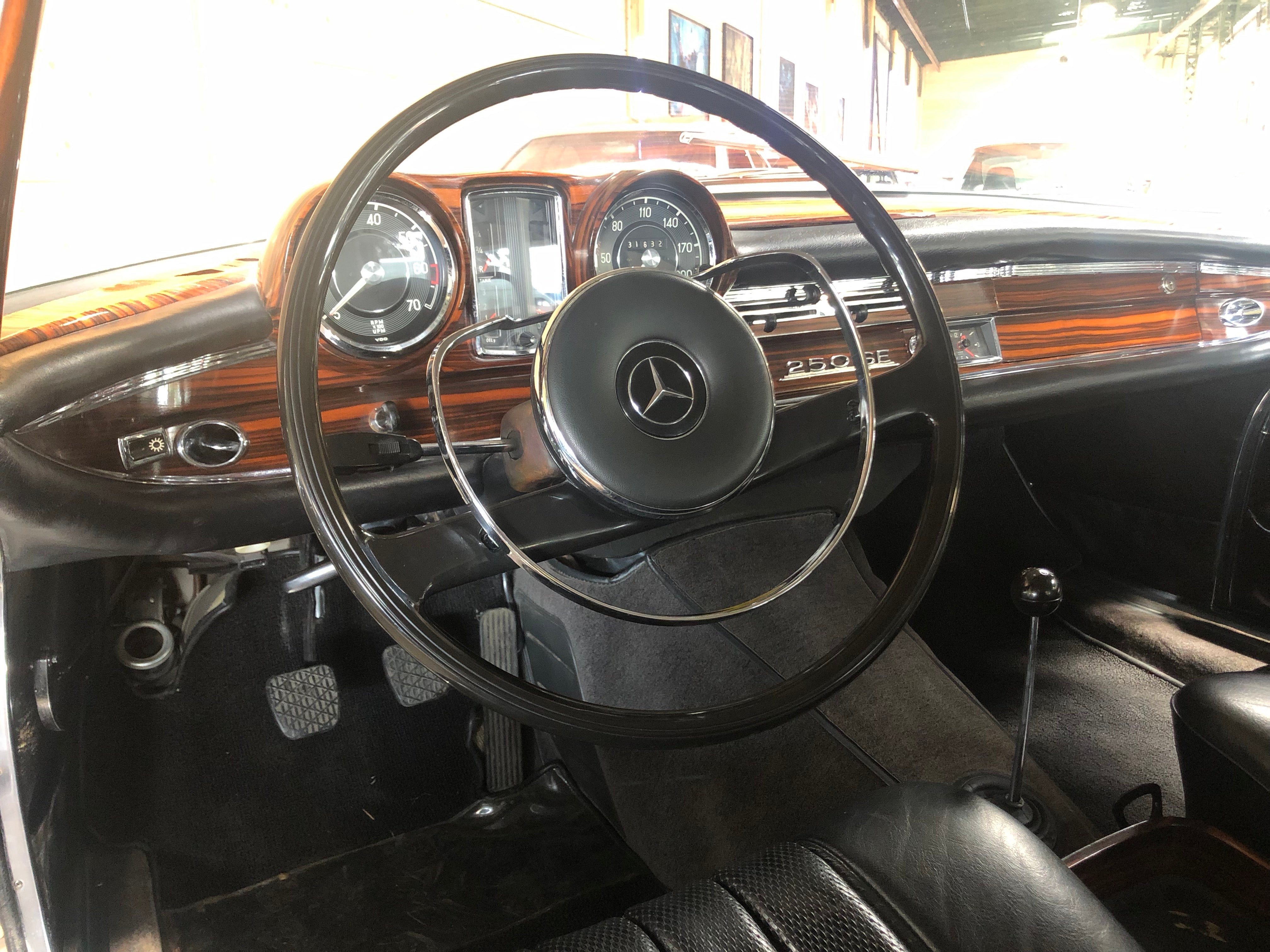 Mercedes 250 SE Coupé