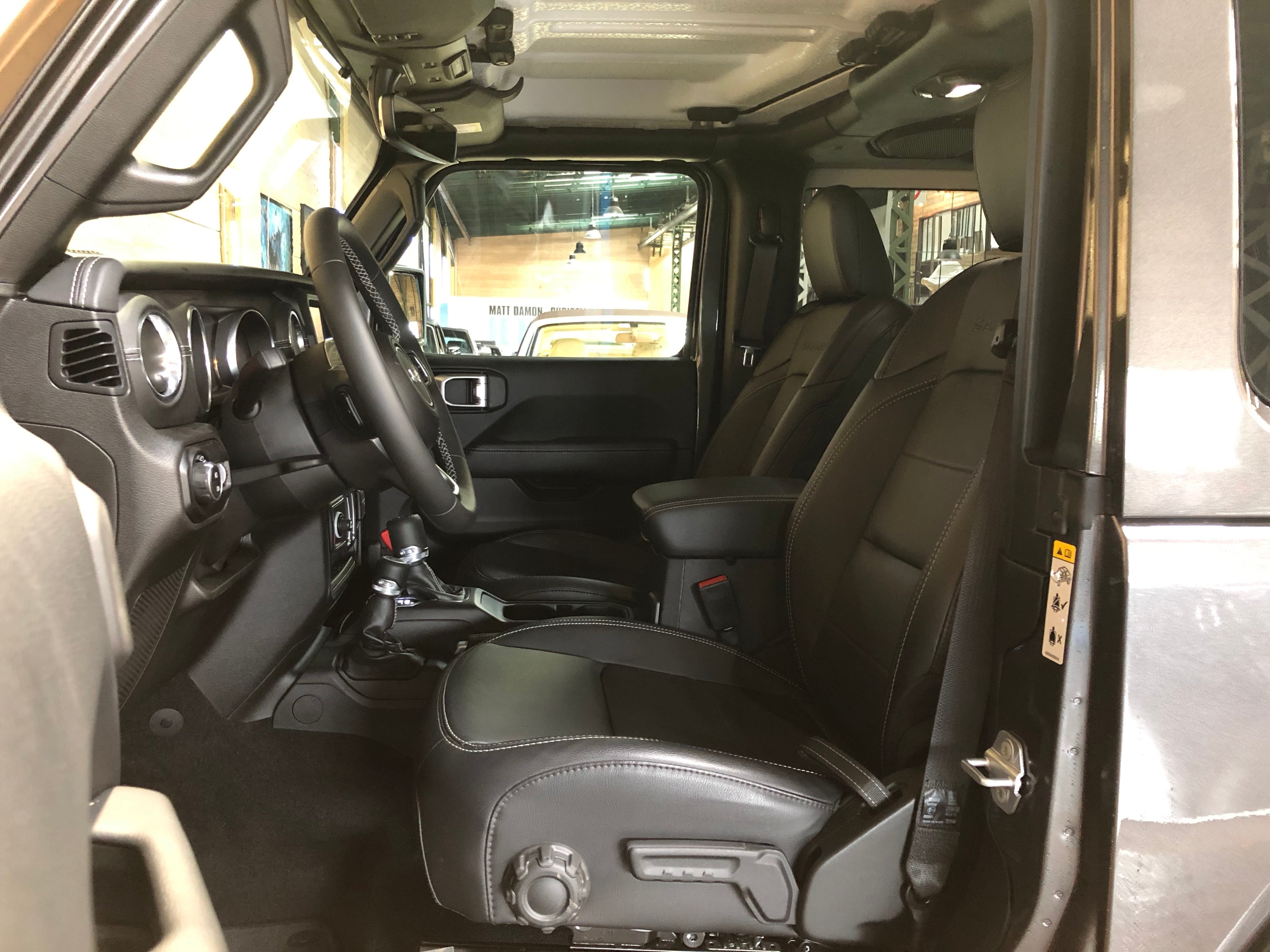 Jeep Wrangler 2.0T Sahara