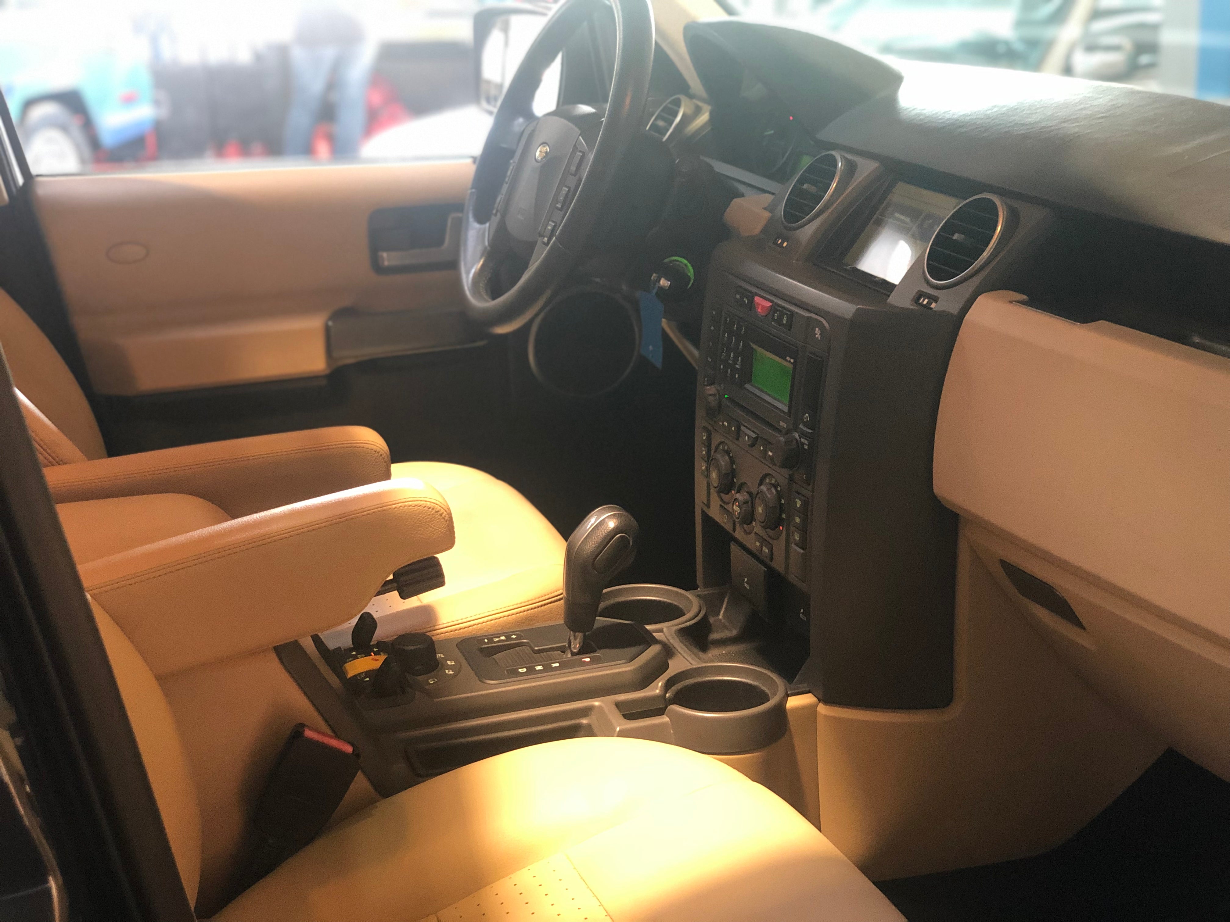 Land Rover Discovery V8 4.4 HSE 7 places