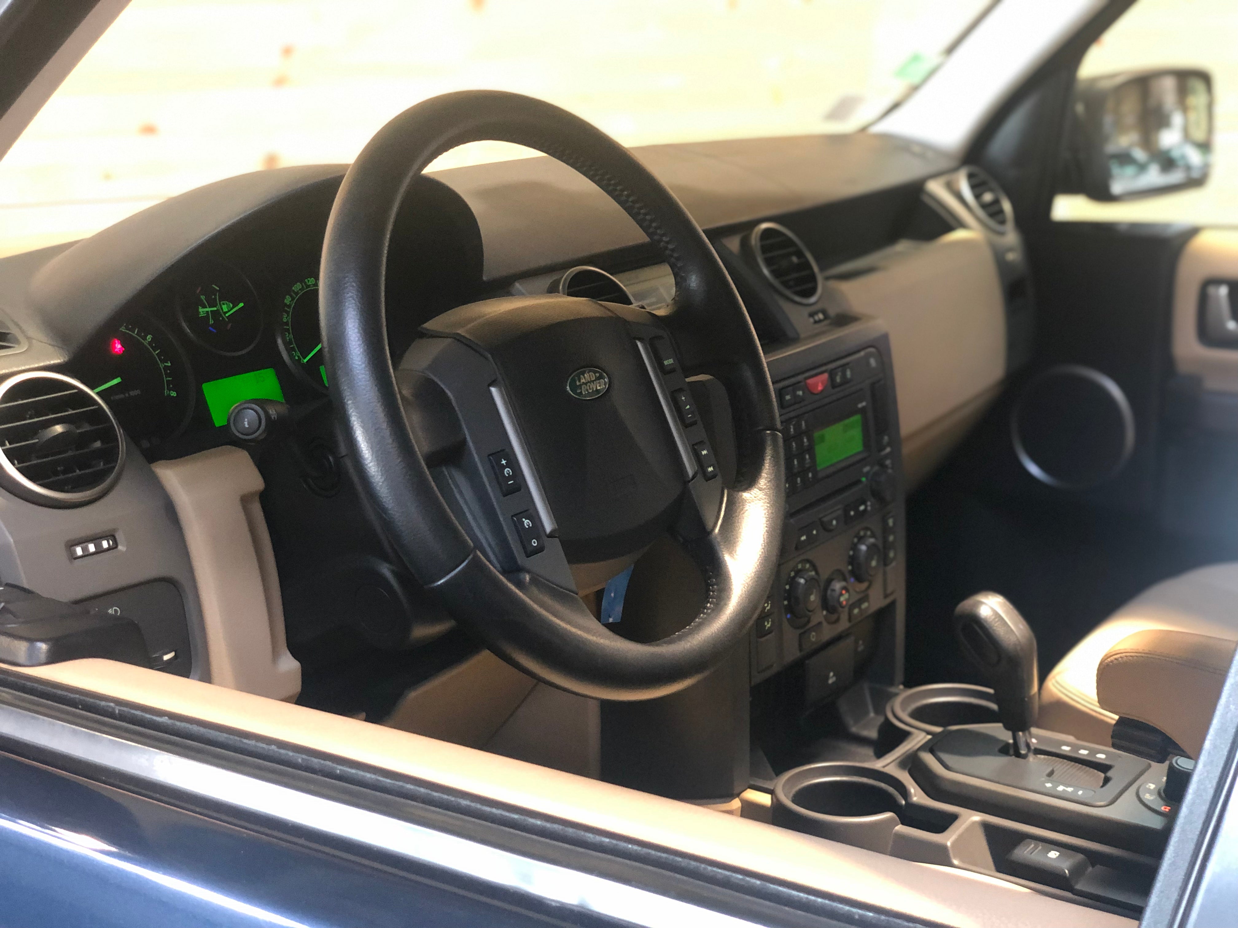 Land Rover Discovery V8 4.4 HSE 7 places