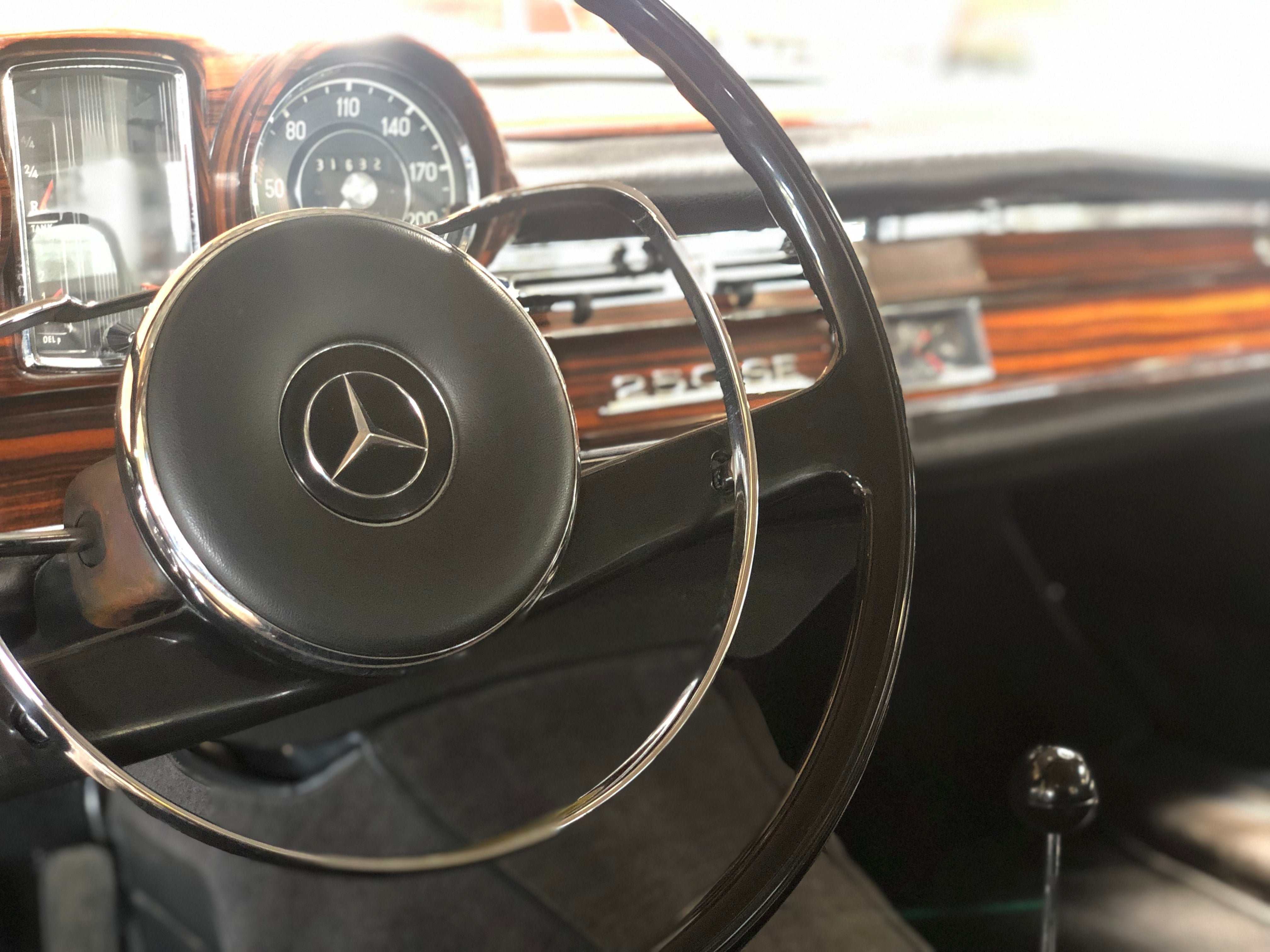 Mercedes 250 SE Coupé