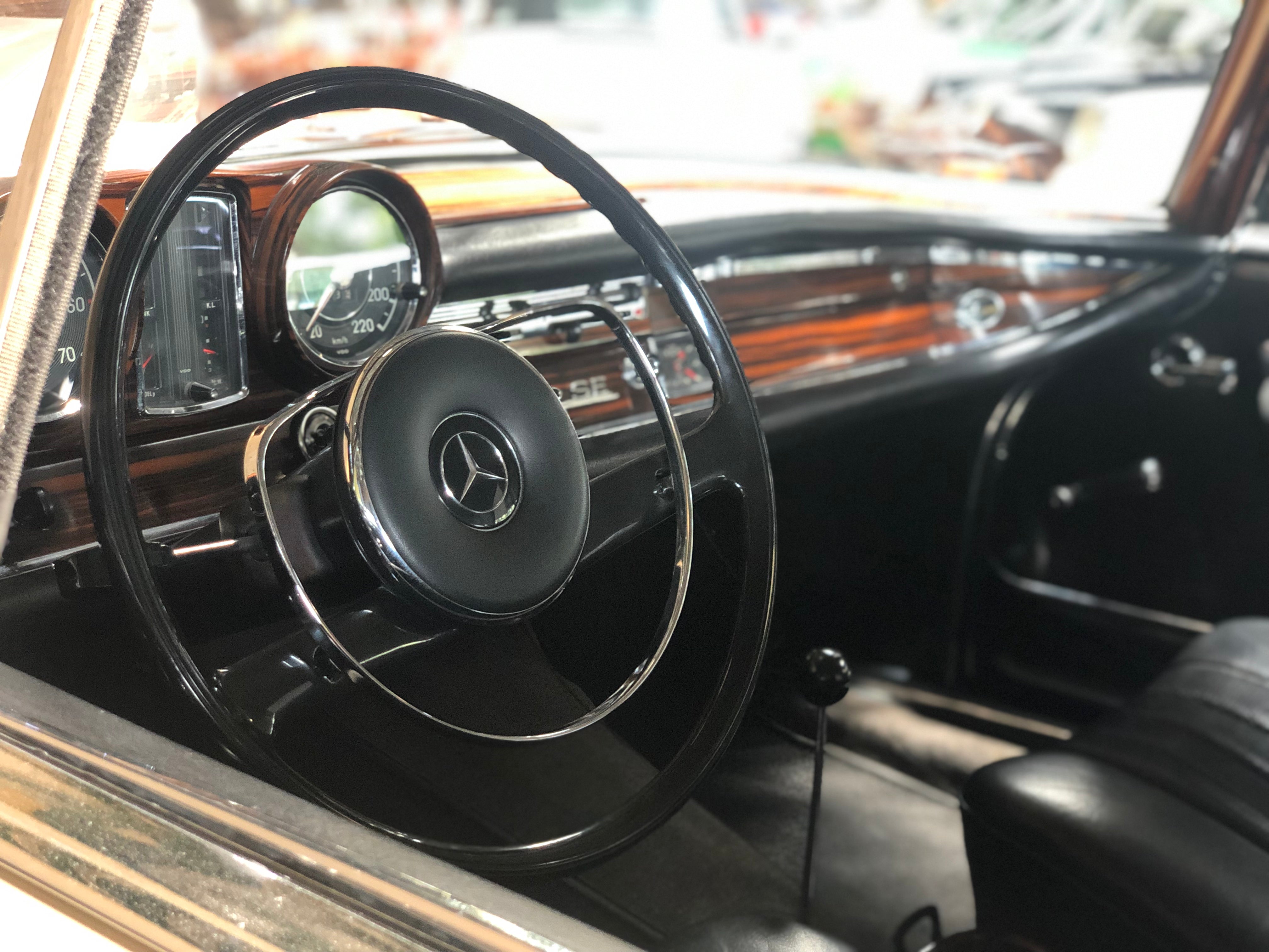 Mercedes 250 SE Coupé