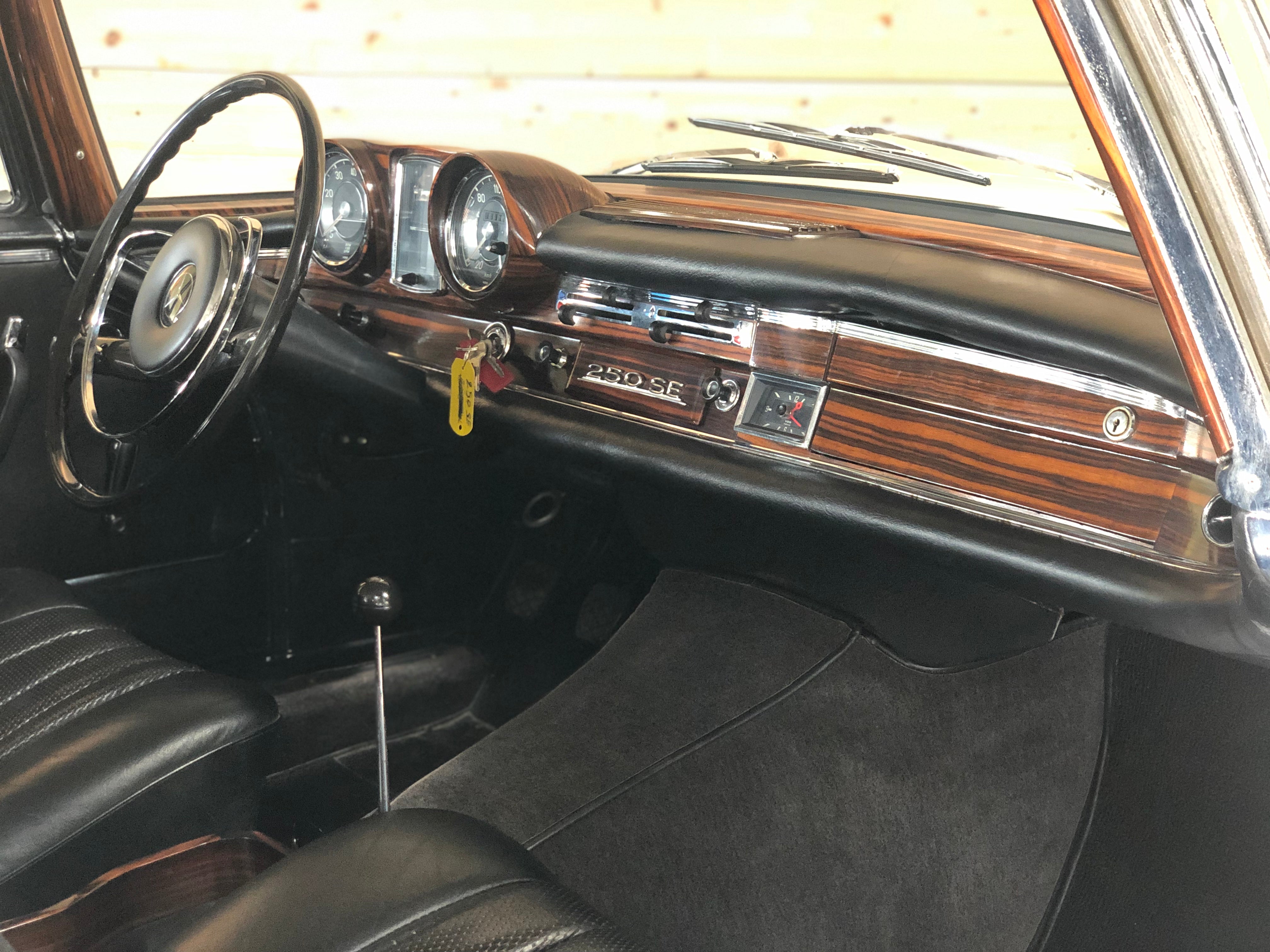 Mercedes 250 SE Coupé