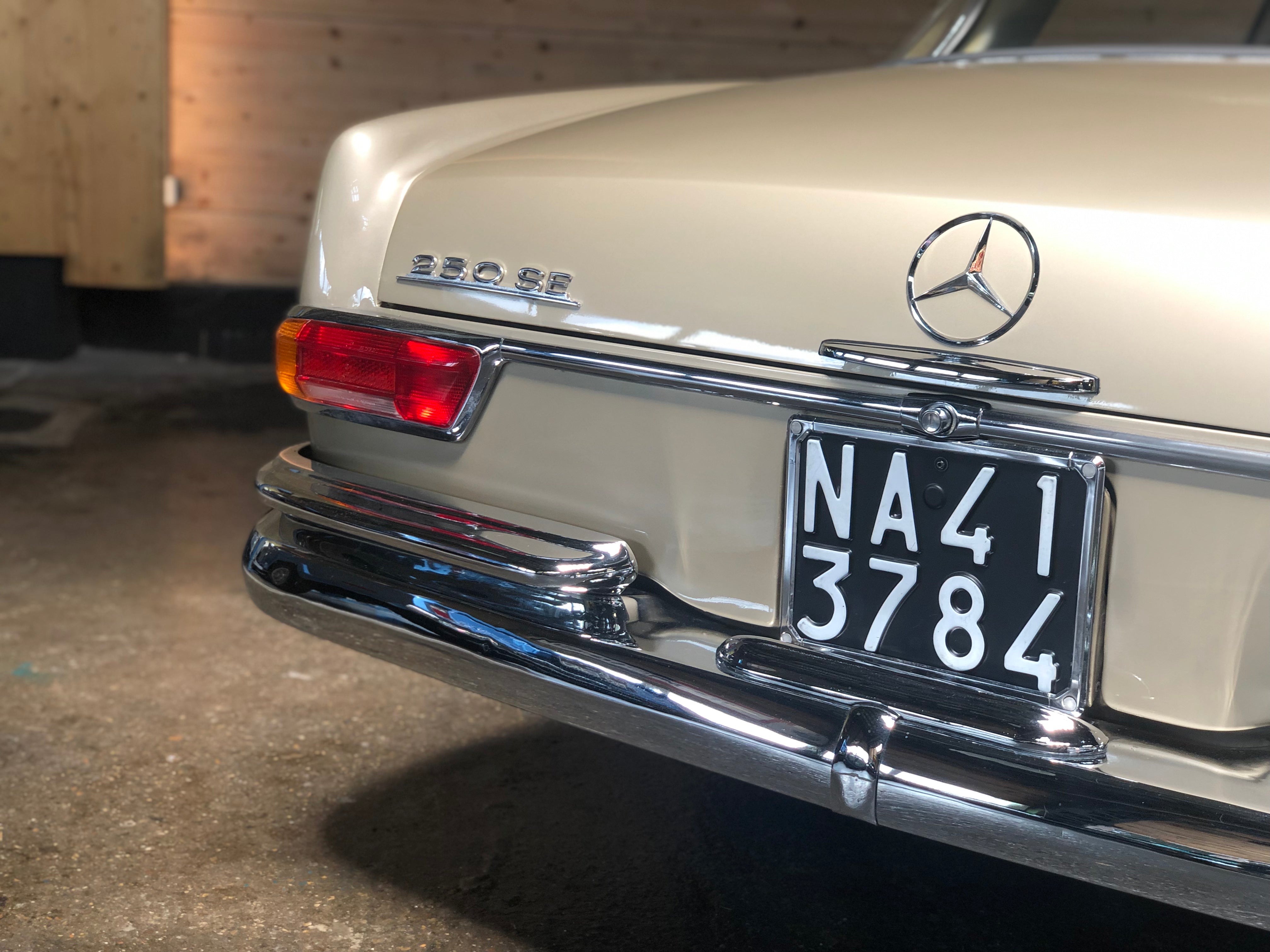 Mercedes 250 SE Coupé
