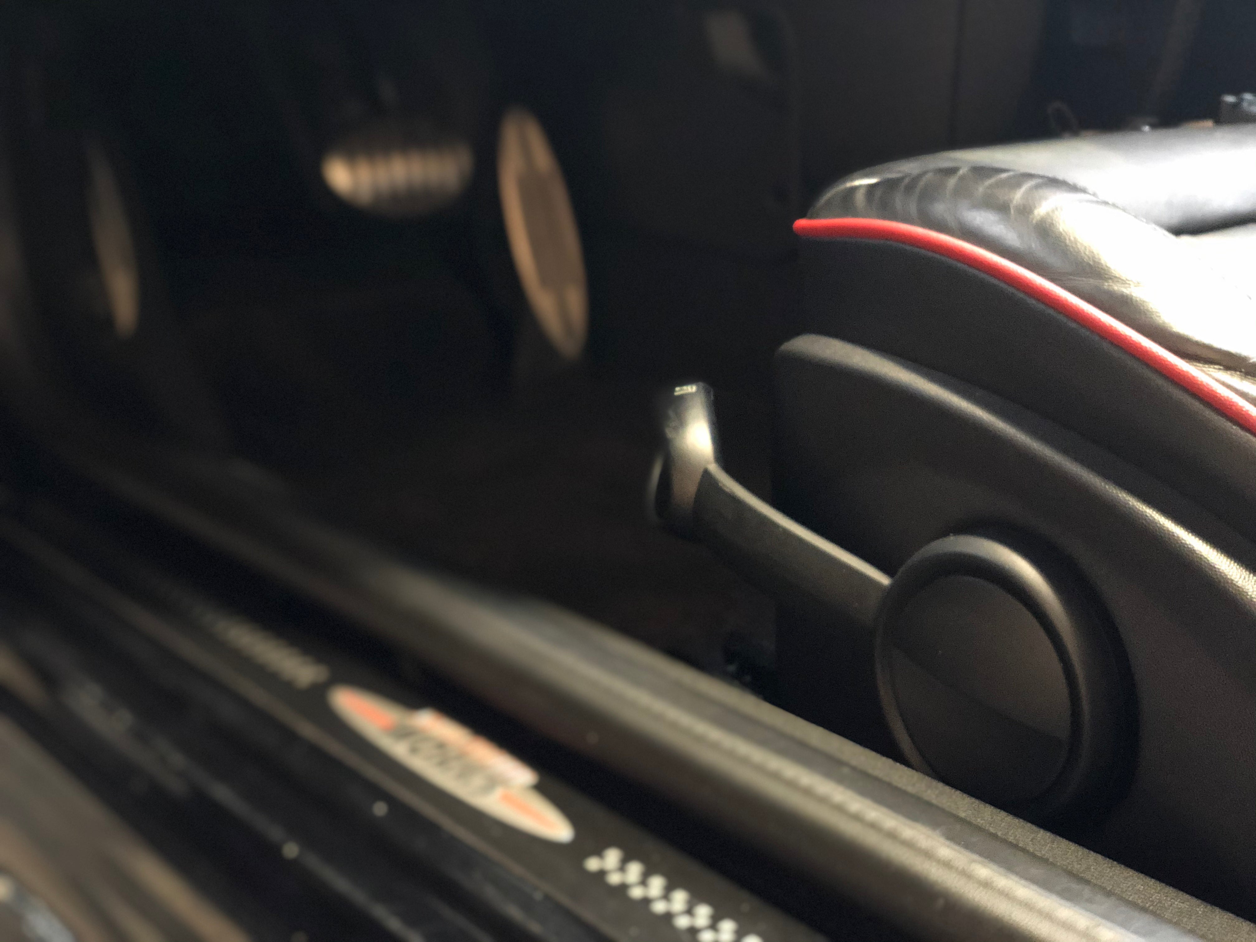 Mini Cabriolet Cooper S JCW BVA 211ch (R57)