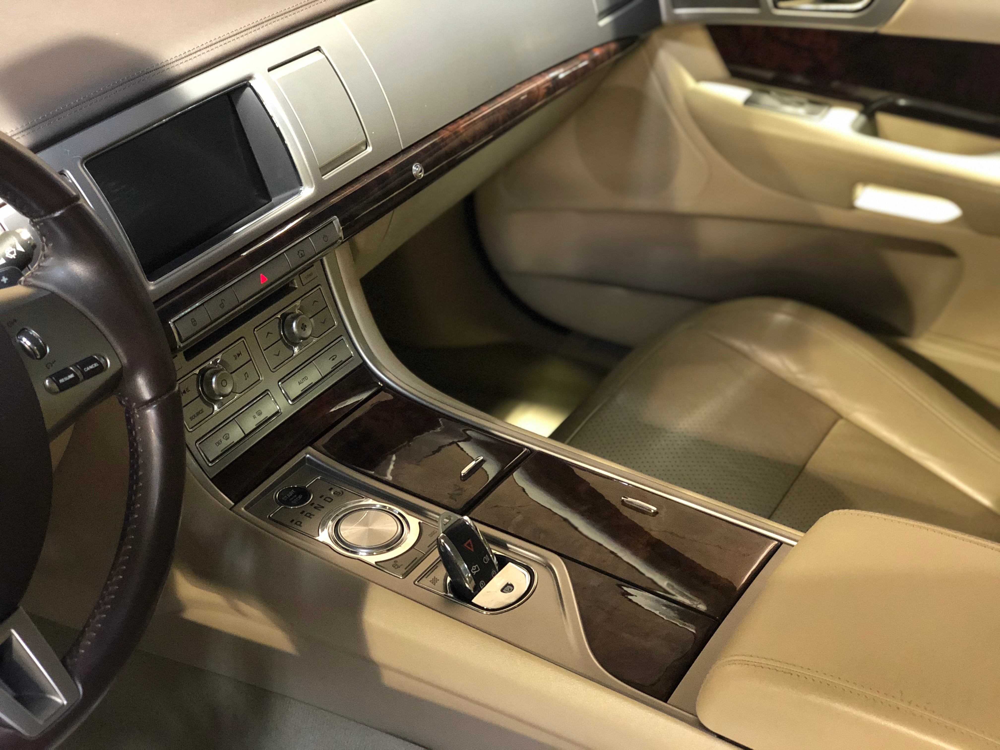 Jaguar XF 3.0d 211ch Luxe Premium
