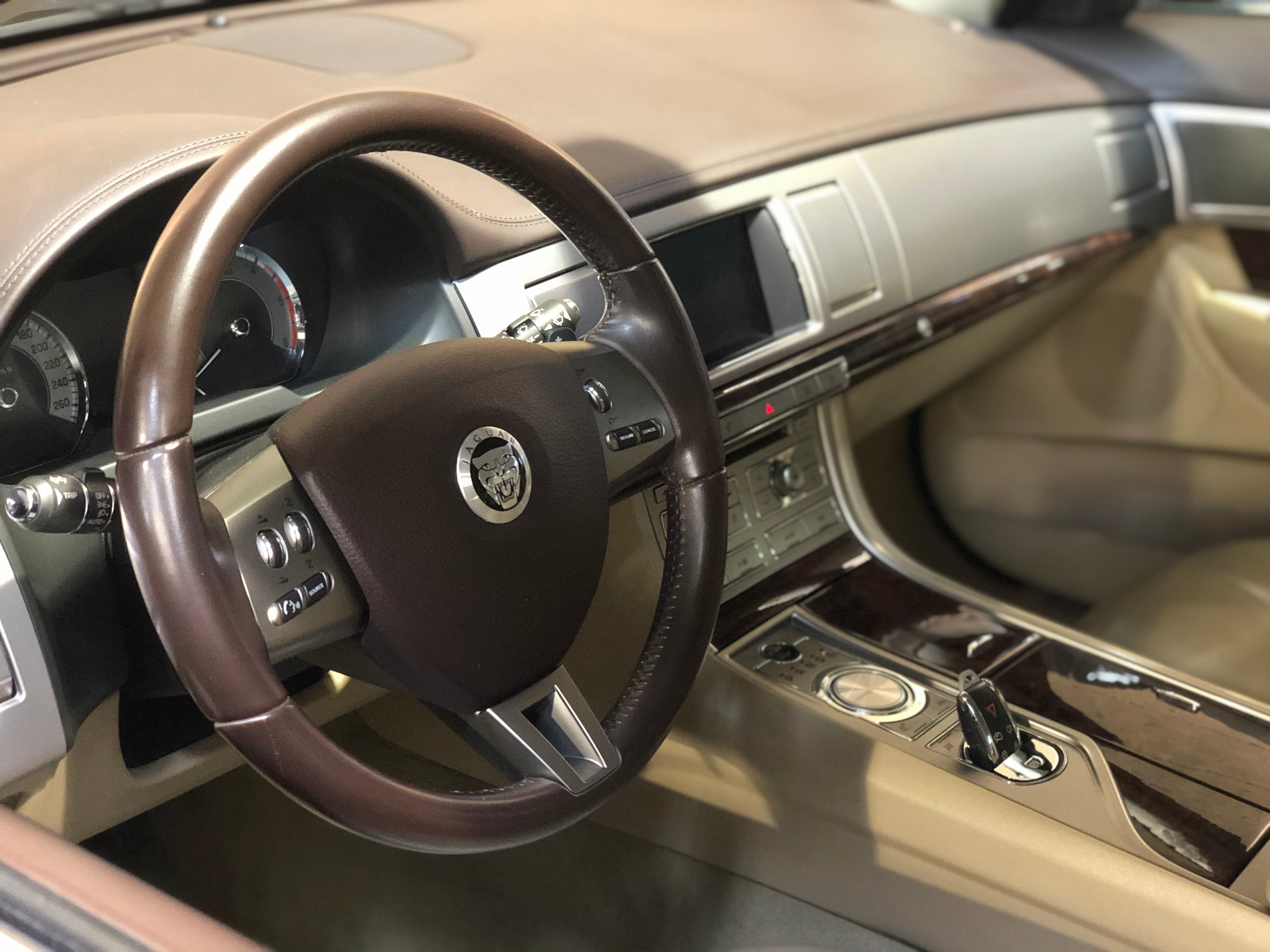 Jaguar XF 3.0d 211ch Luxe Premium