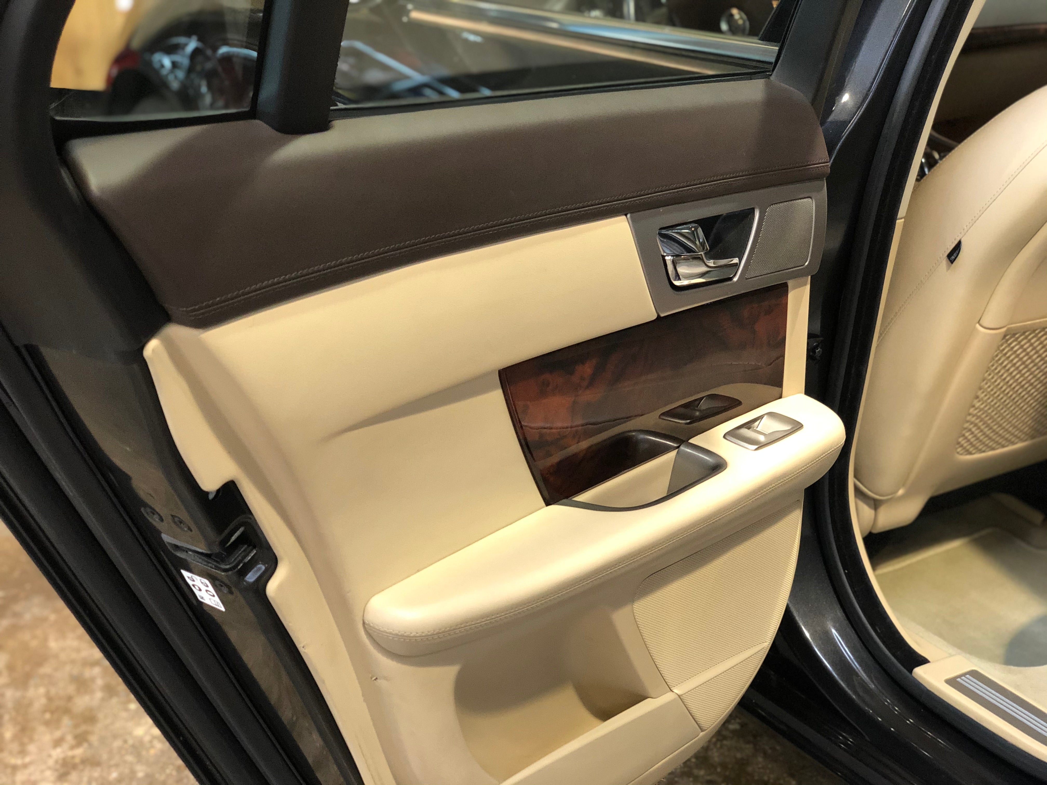 Jaguar XF 3.0d 211ch Luxe Premium