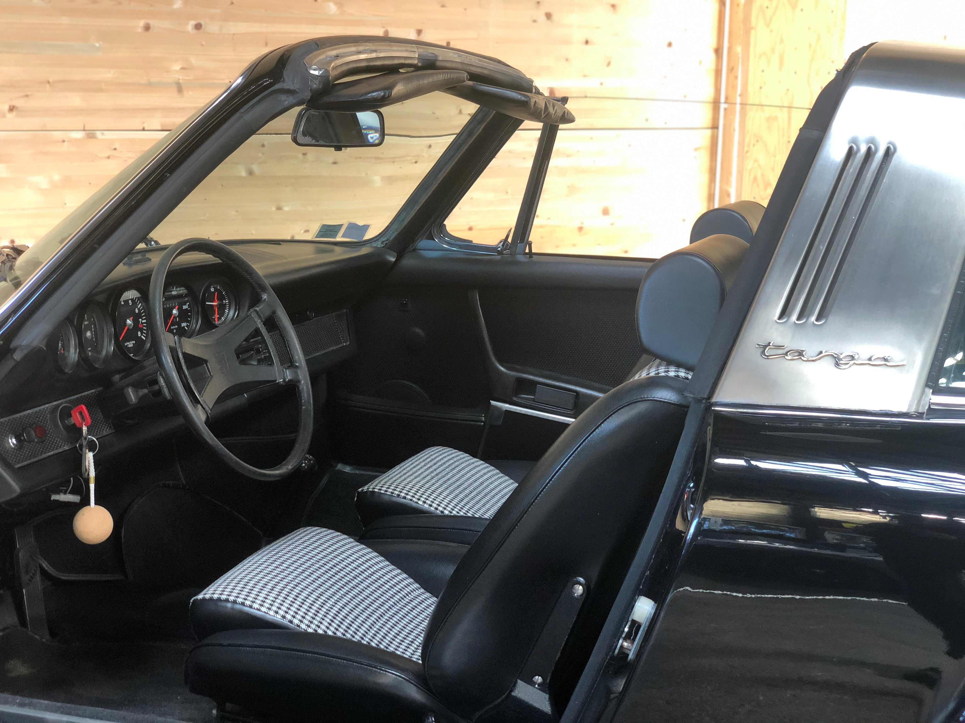 Porsche 911 2.2S Targa
