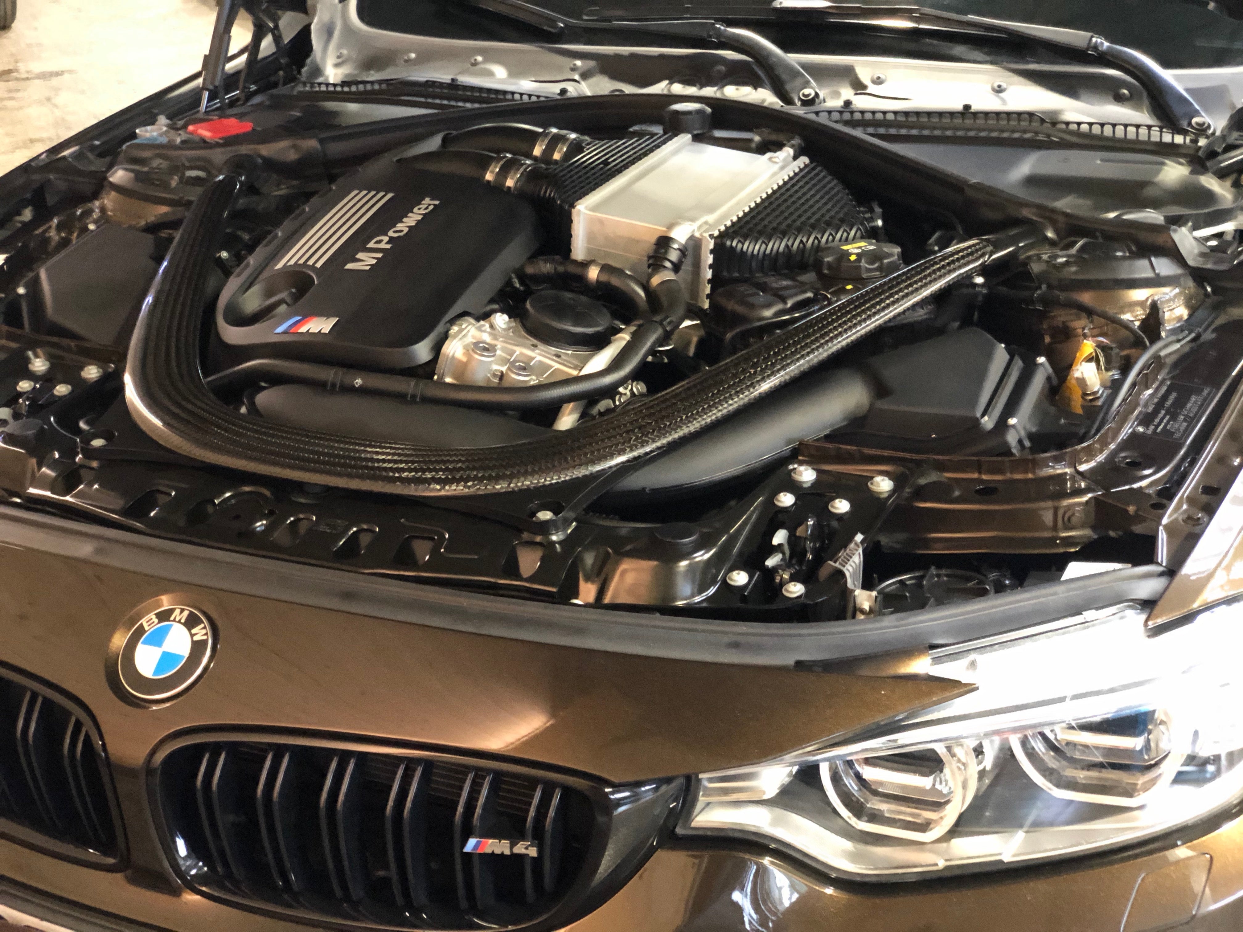 BMW M4 Coupe DKG7