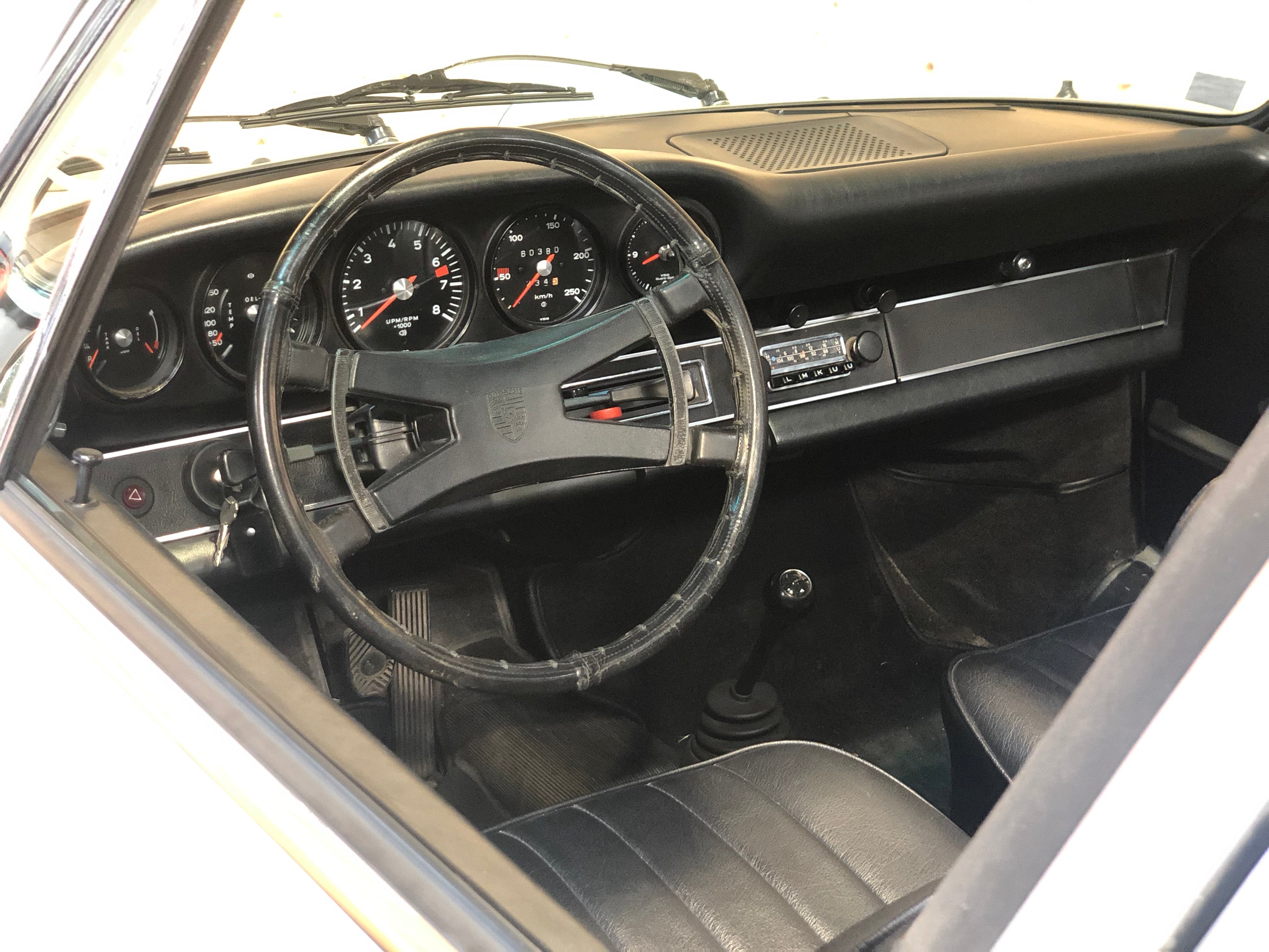 Porsche 911 2.4 T Targa