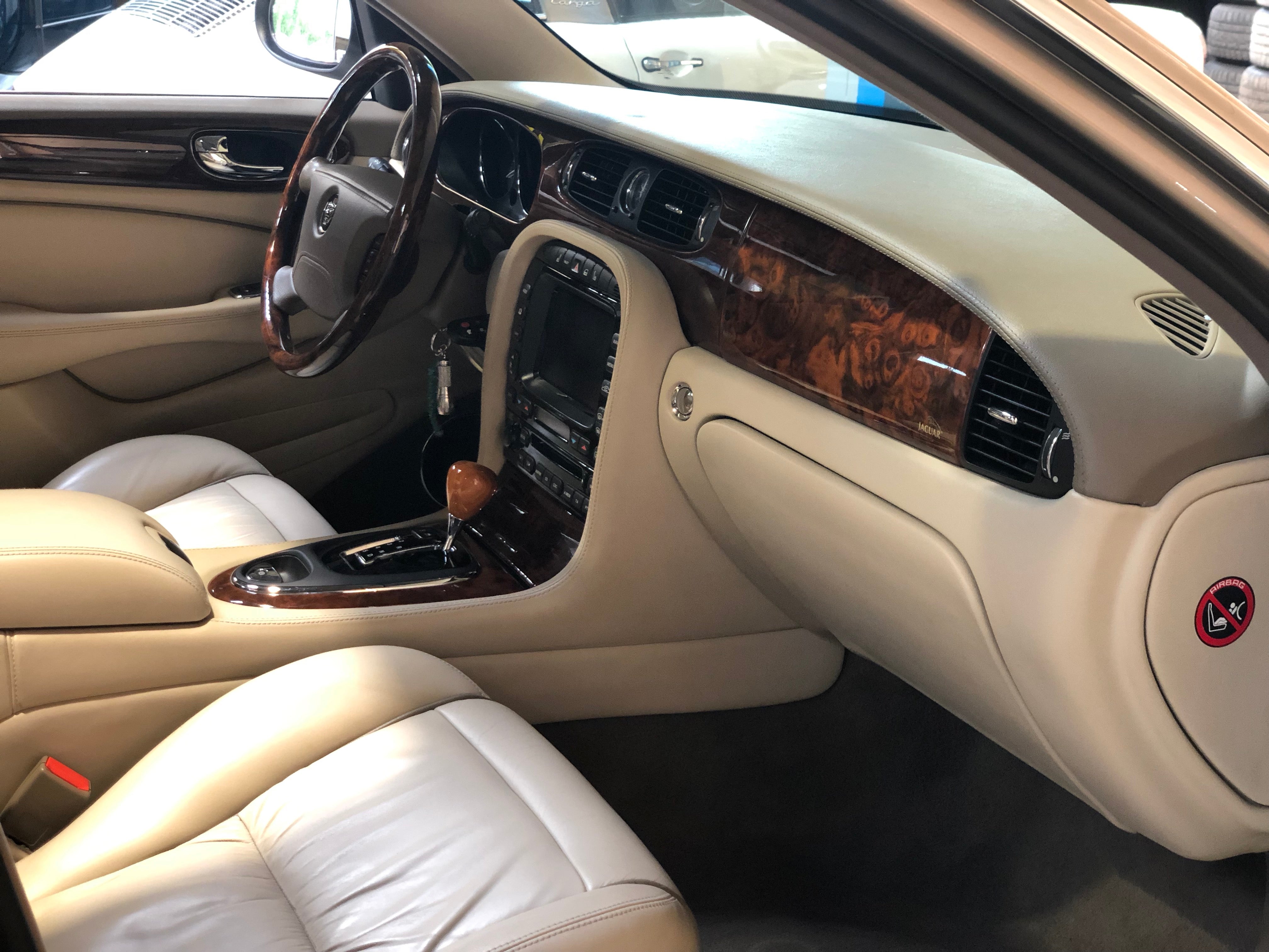 Jaguar XJ Super V8