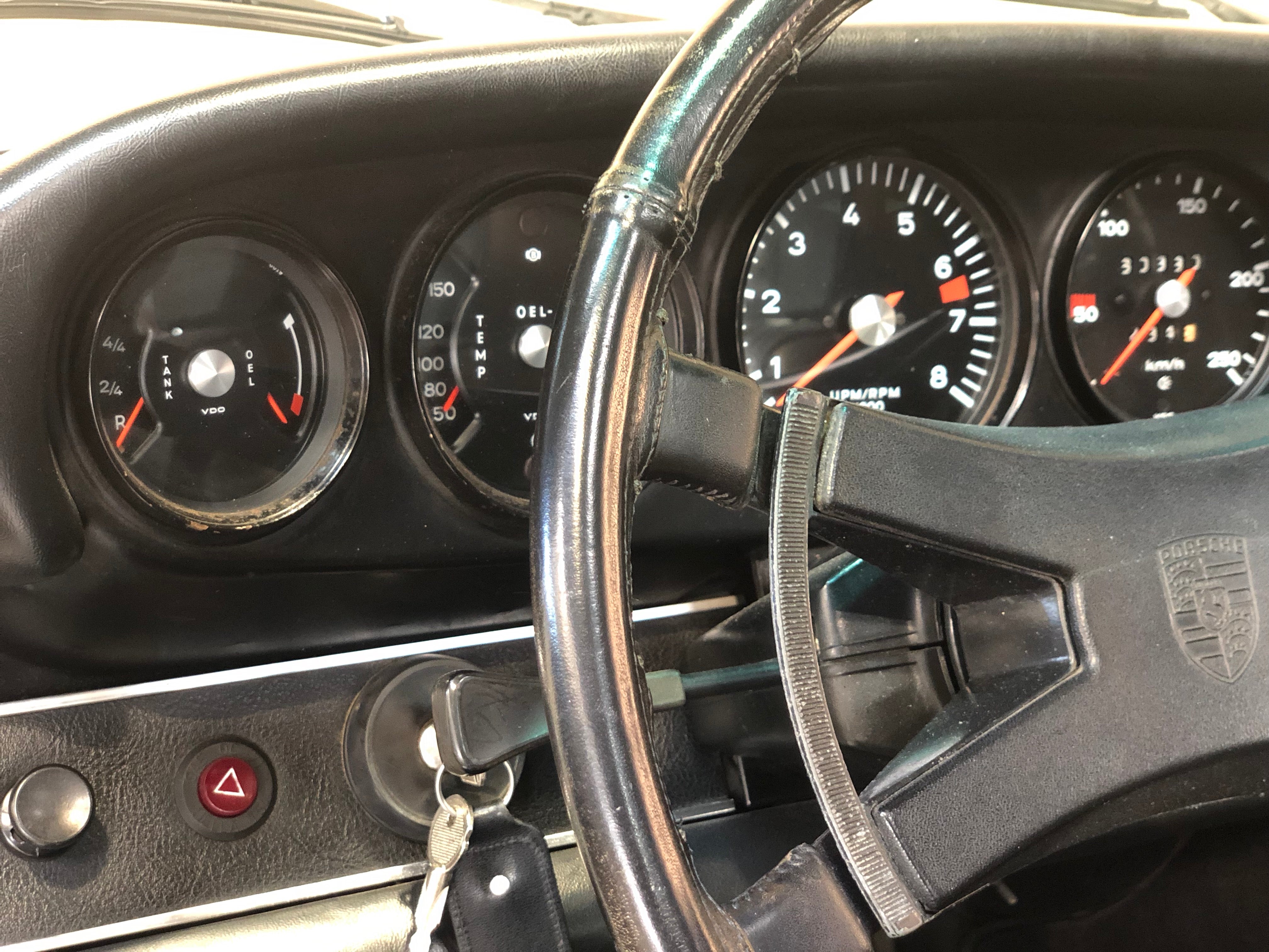 Porsche 911 2.4 T Targa