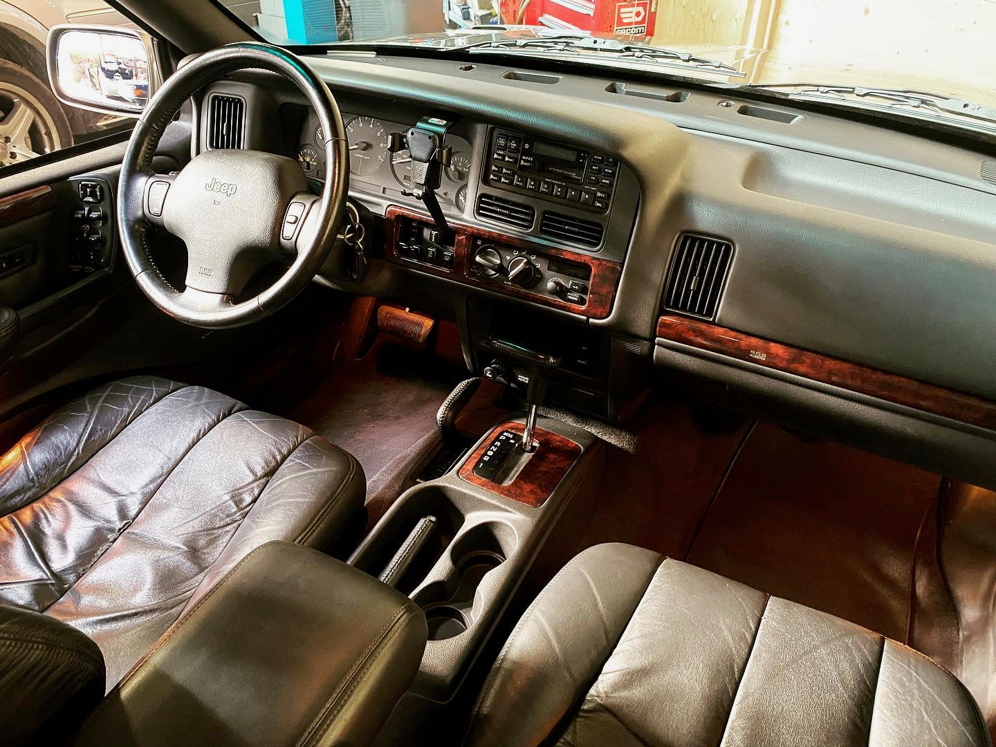 Jeep Grand Cherokee Limited LX 5.9