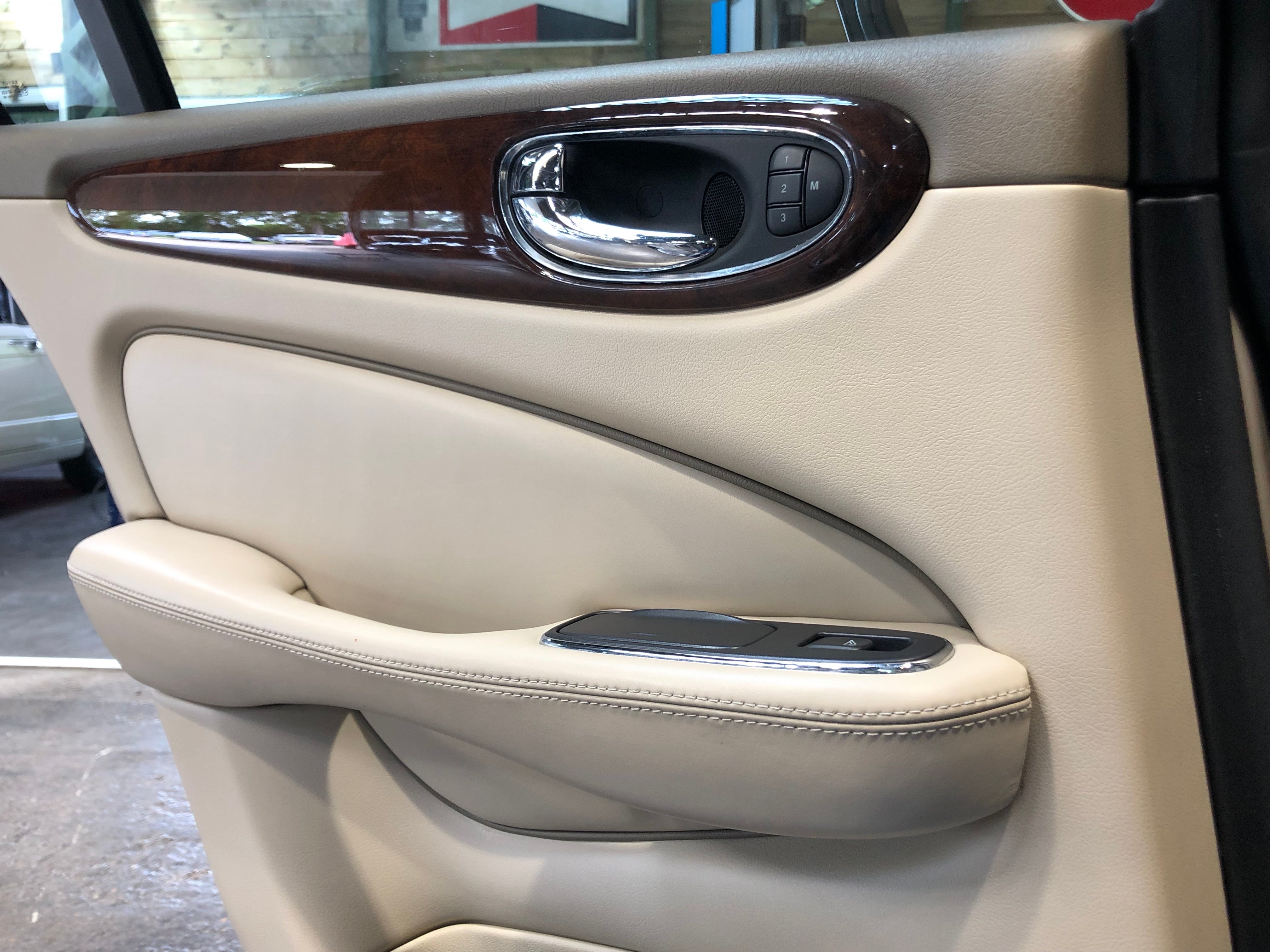 Jaguar XJ Super V8
