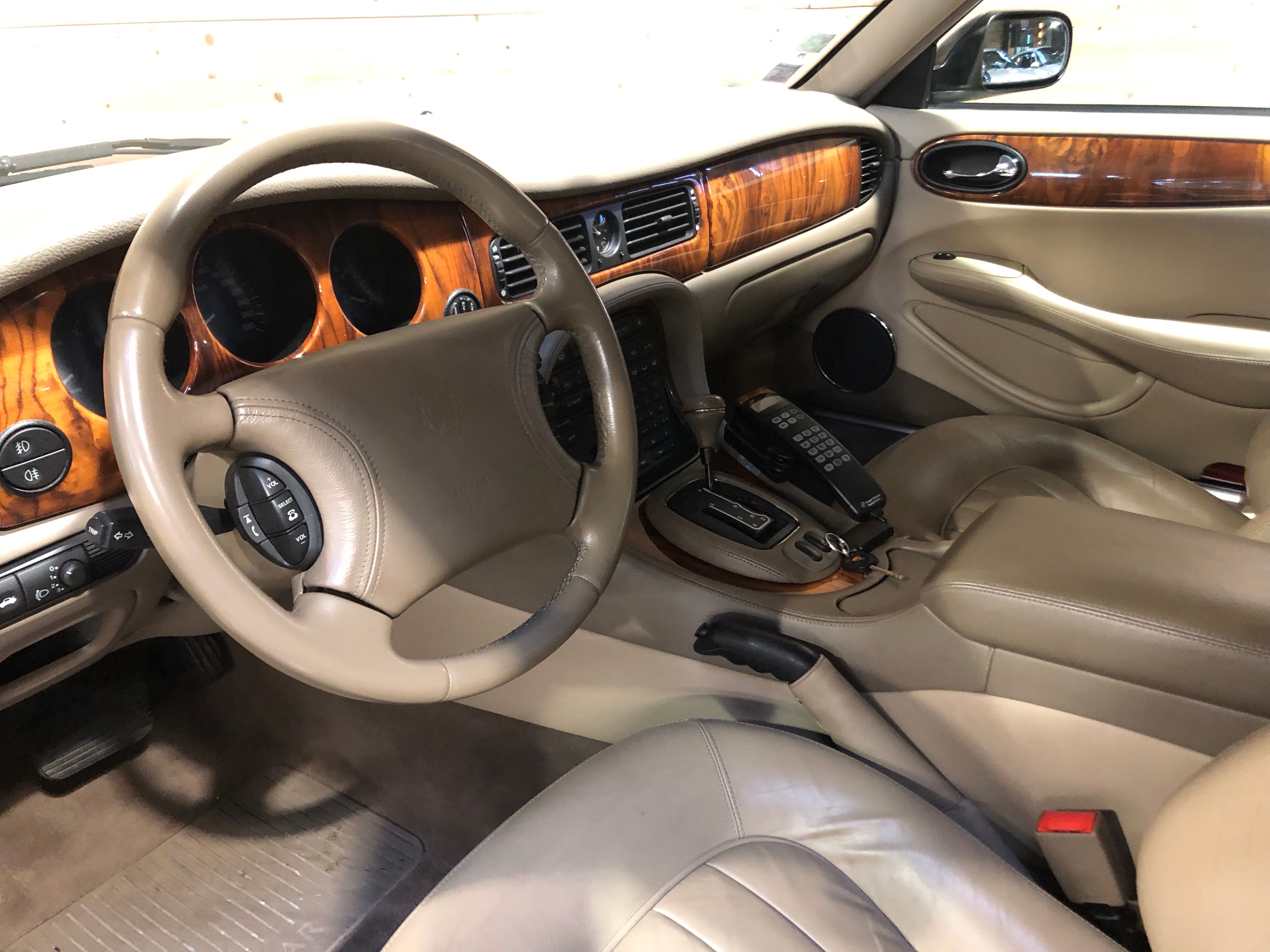 Jaguar XJ8 3.2