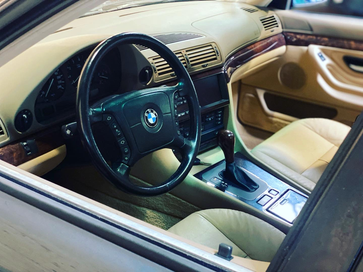 BMW 740iA