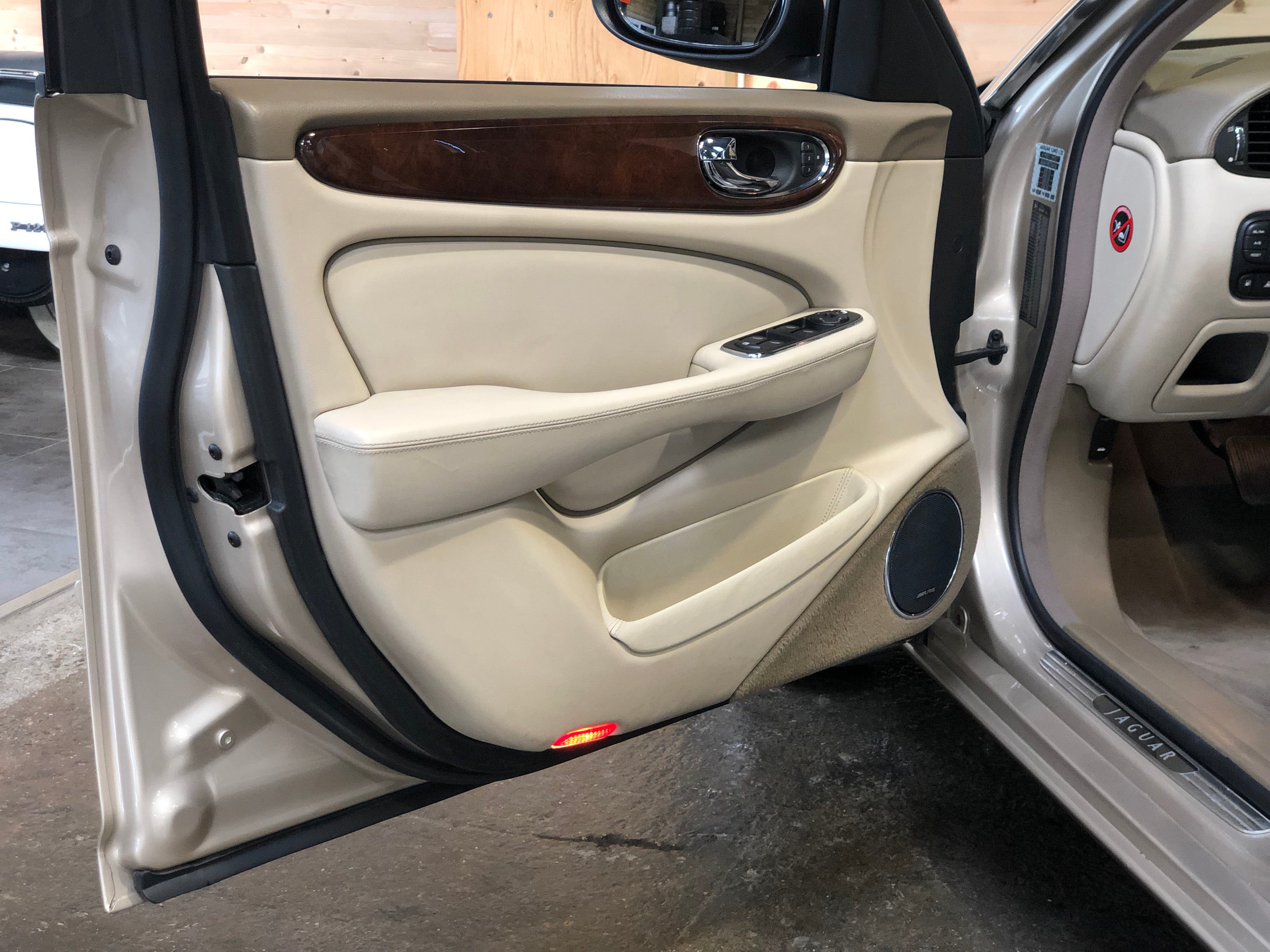 Jaguar XJ Super V8
