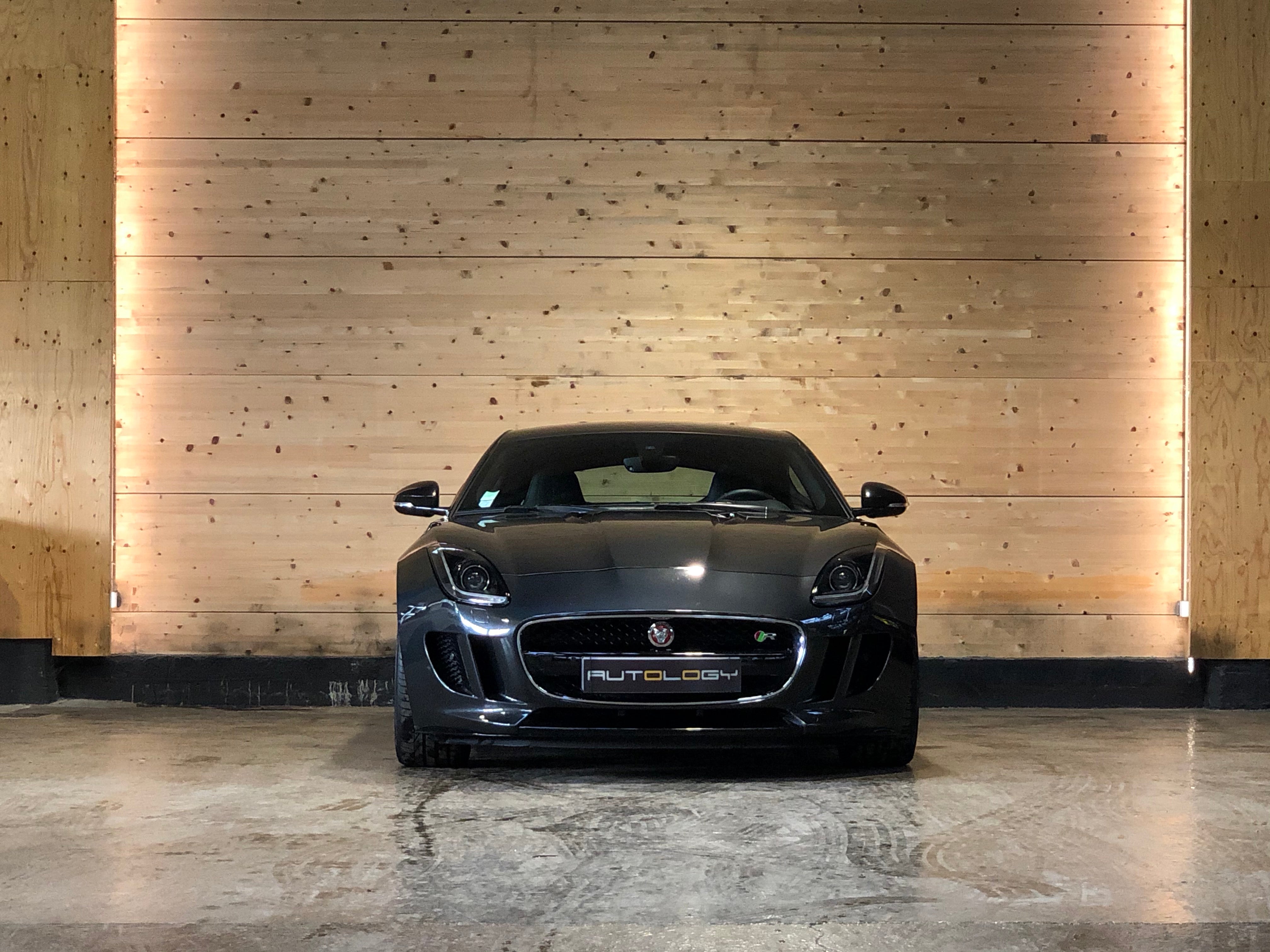 Jaguar F-Type V8 R
