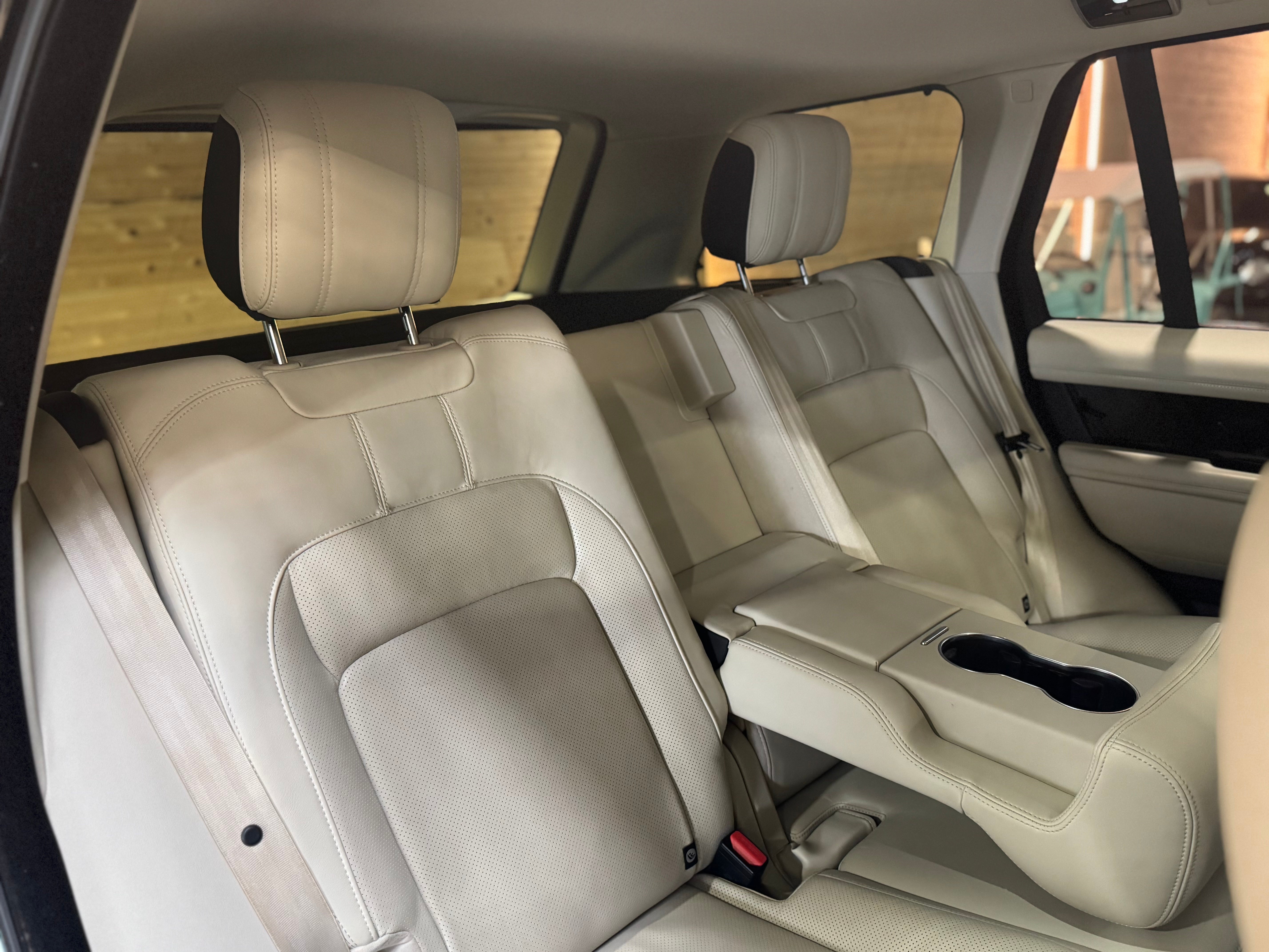 Land Rover Range Rover P400e Vogue