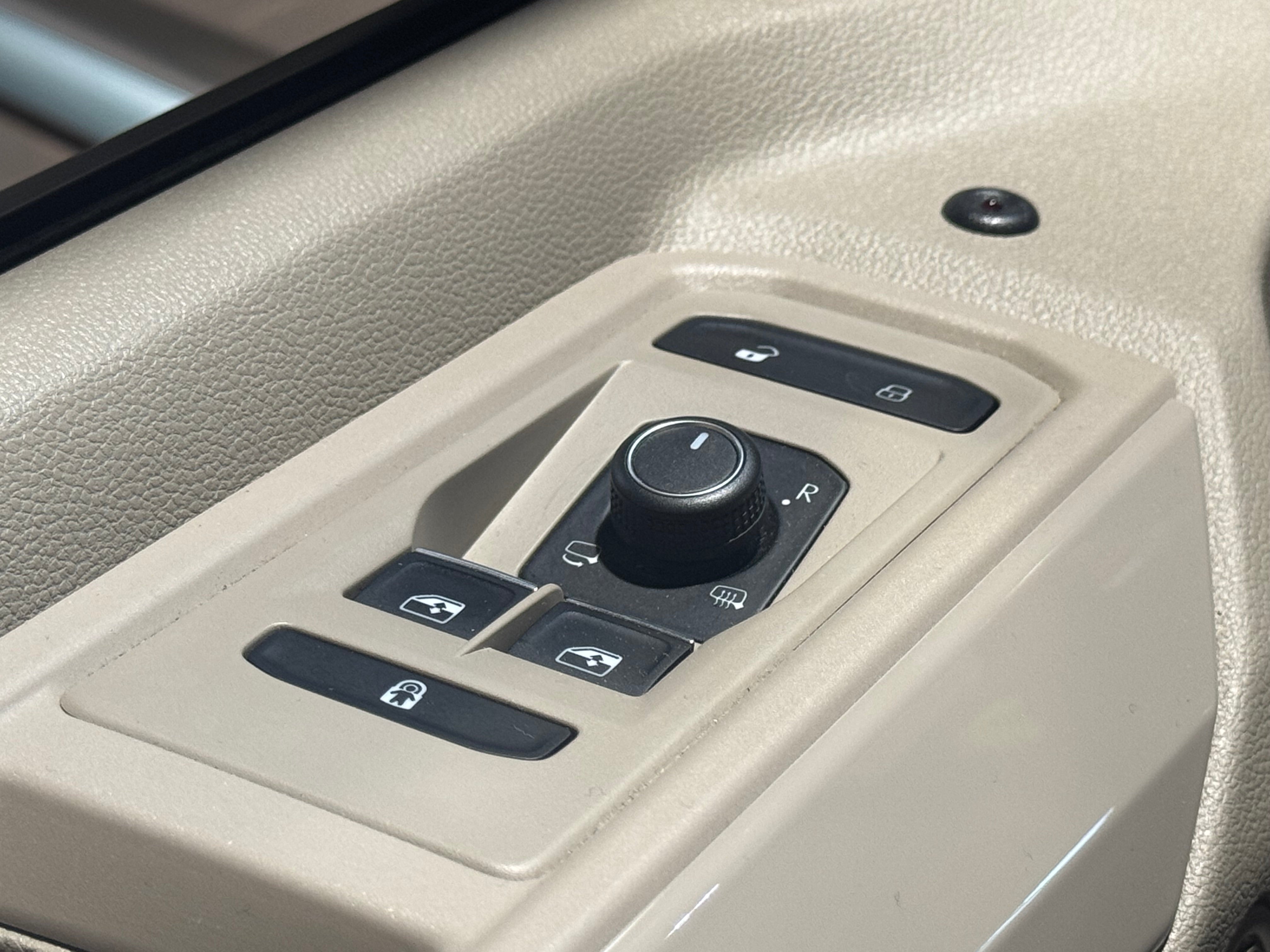 Volkswagen Multivan T7 1.4 TSi eHybrid 218ch Energetic Court