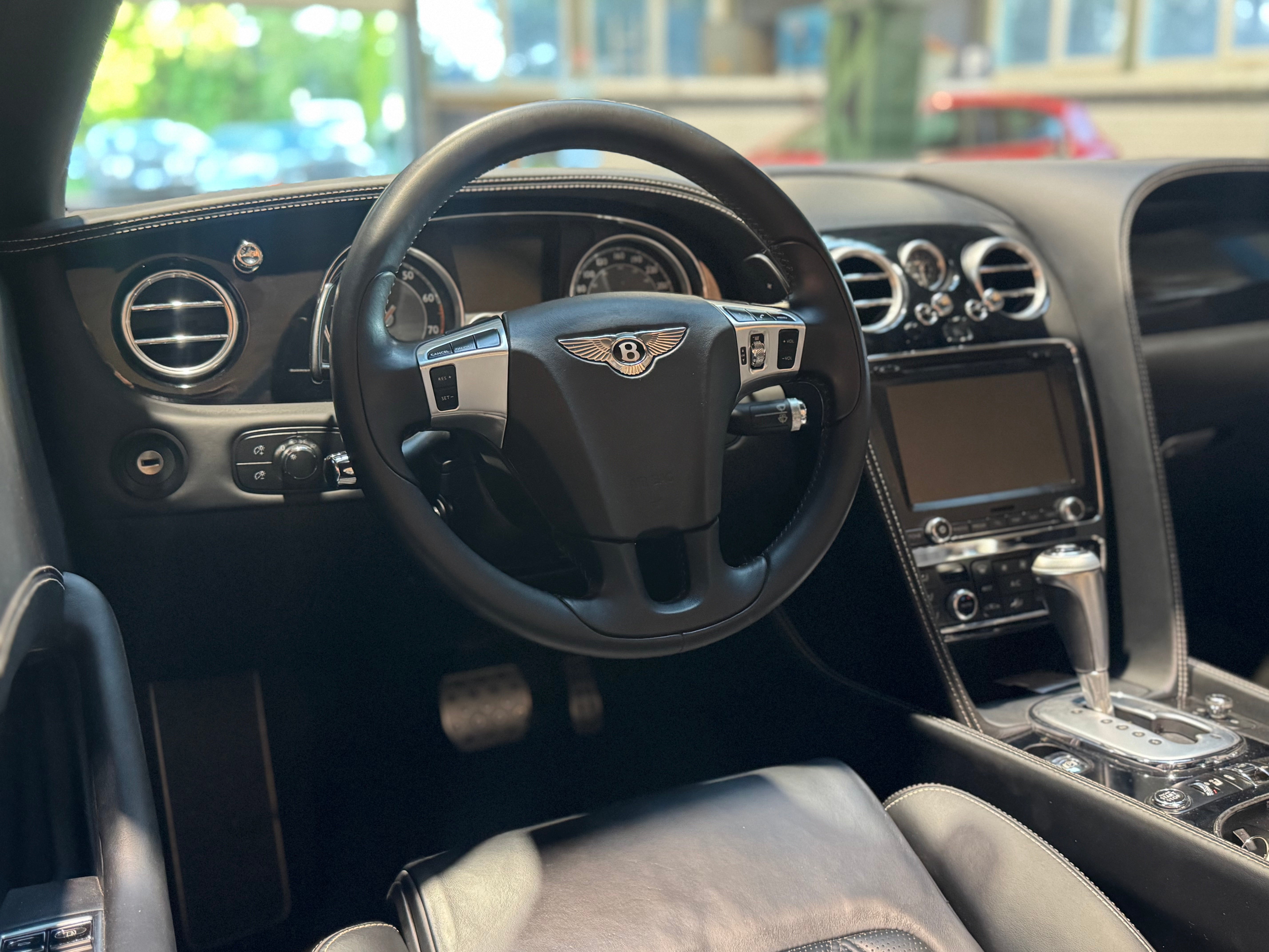 Bentley Continental GTC W12 - 575ch
