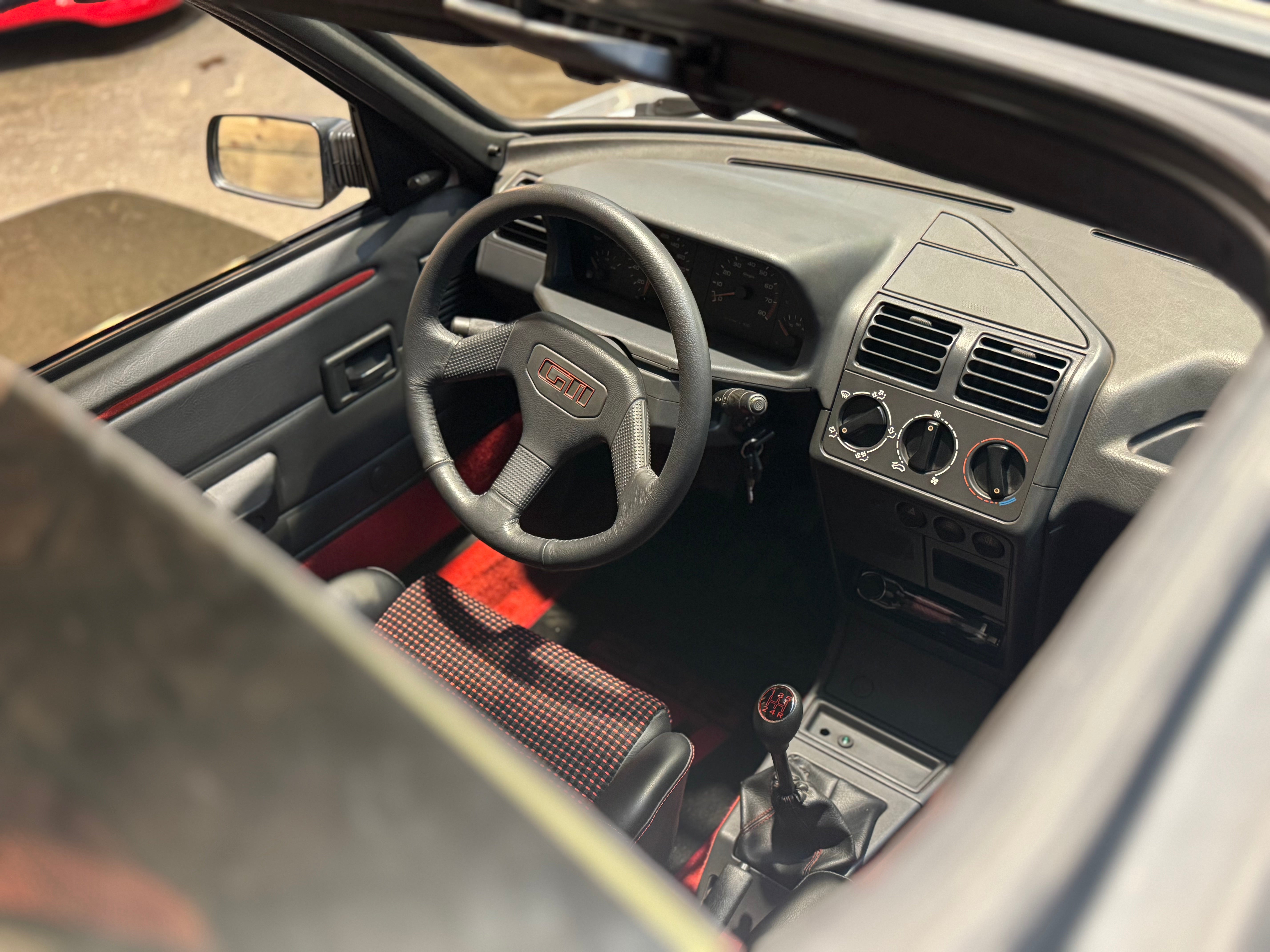 Peugeot 205 GTi 1.9