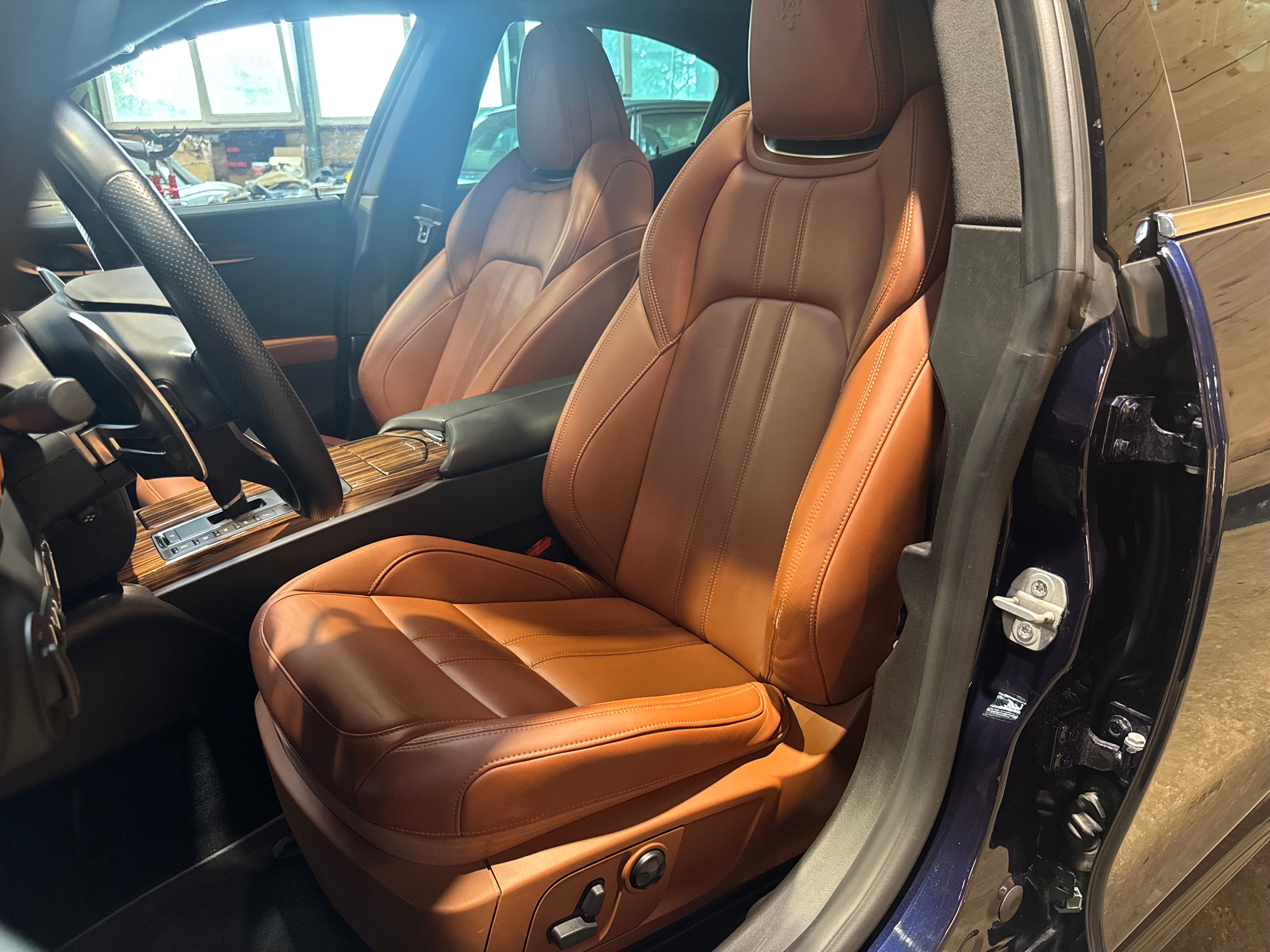 Maserati Ghibli 3.0 V6 350 GranSport