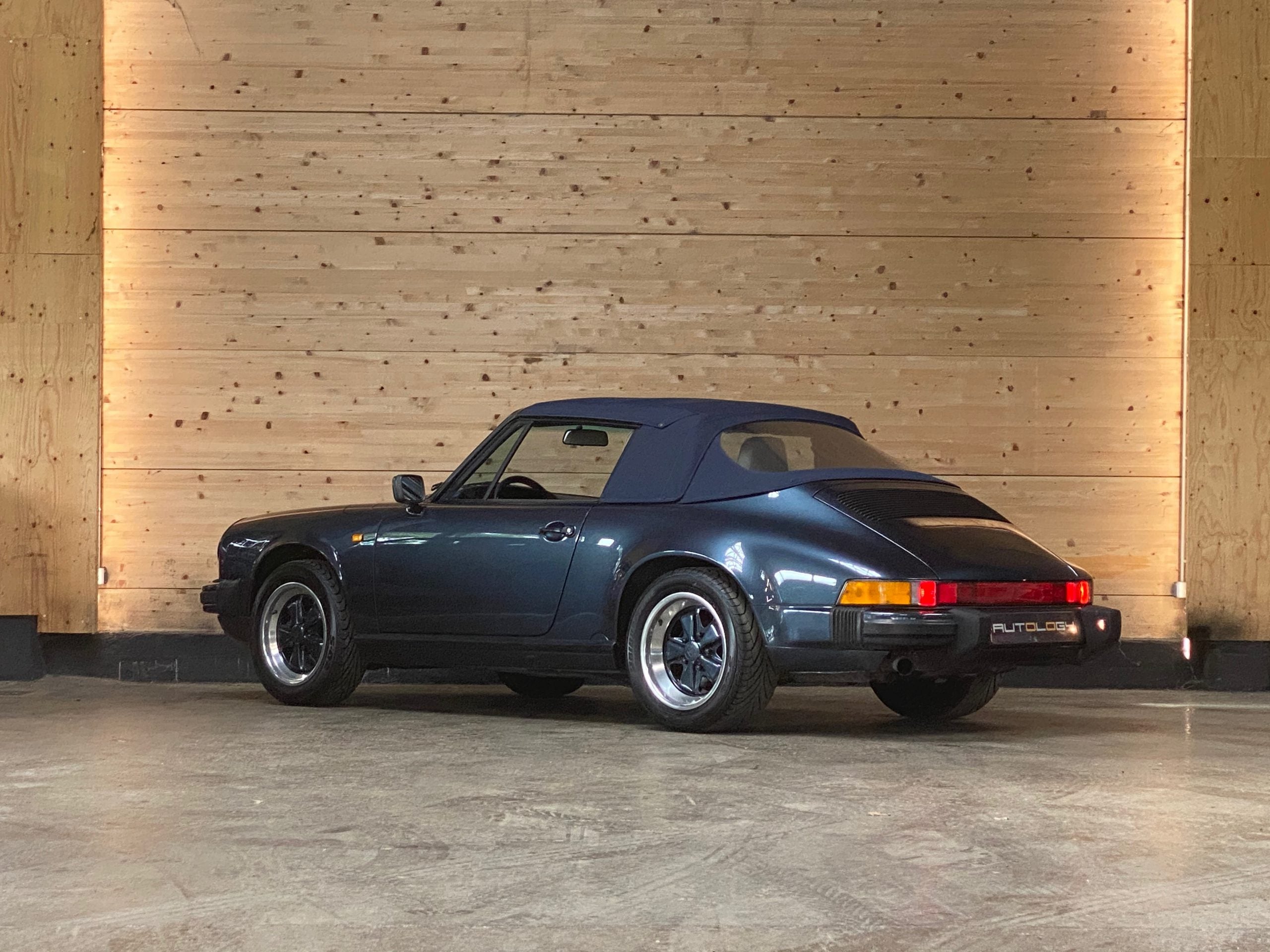 Porsche 911 Carrera 3.2 Cabriolet