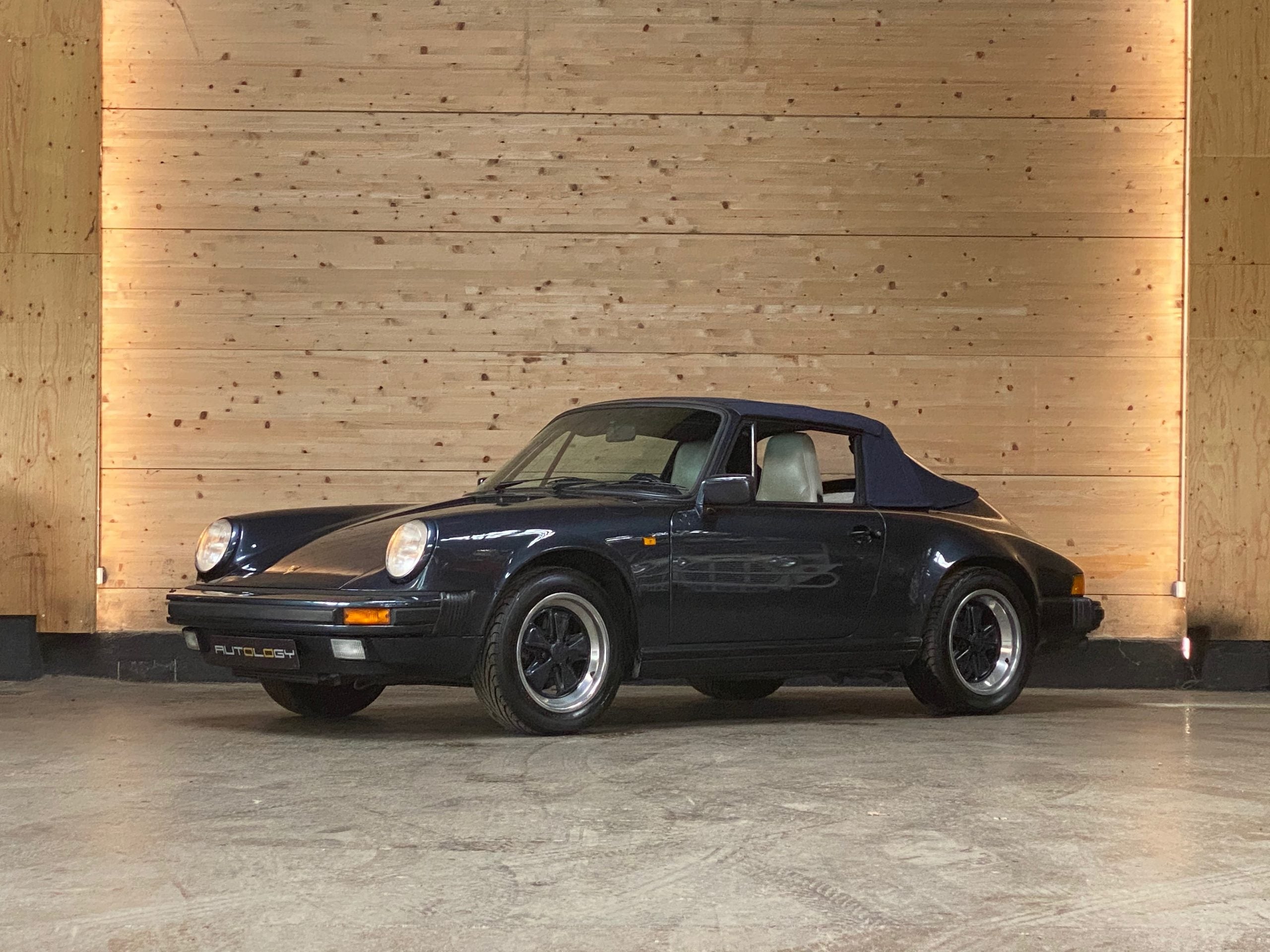 Porsche 911 Carrera 3.2 Cabriolet