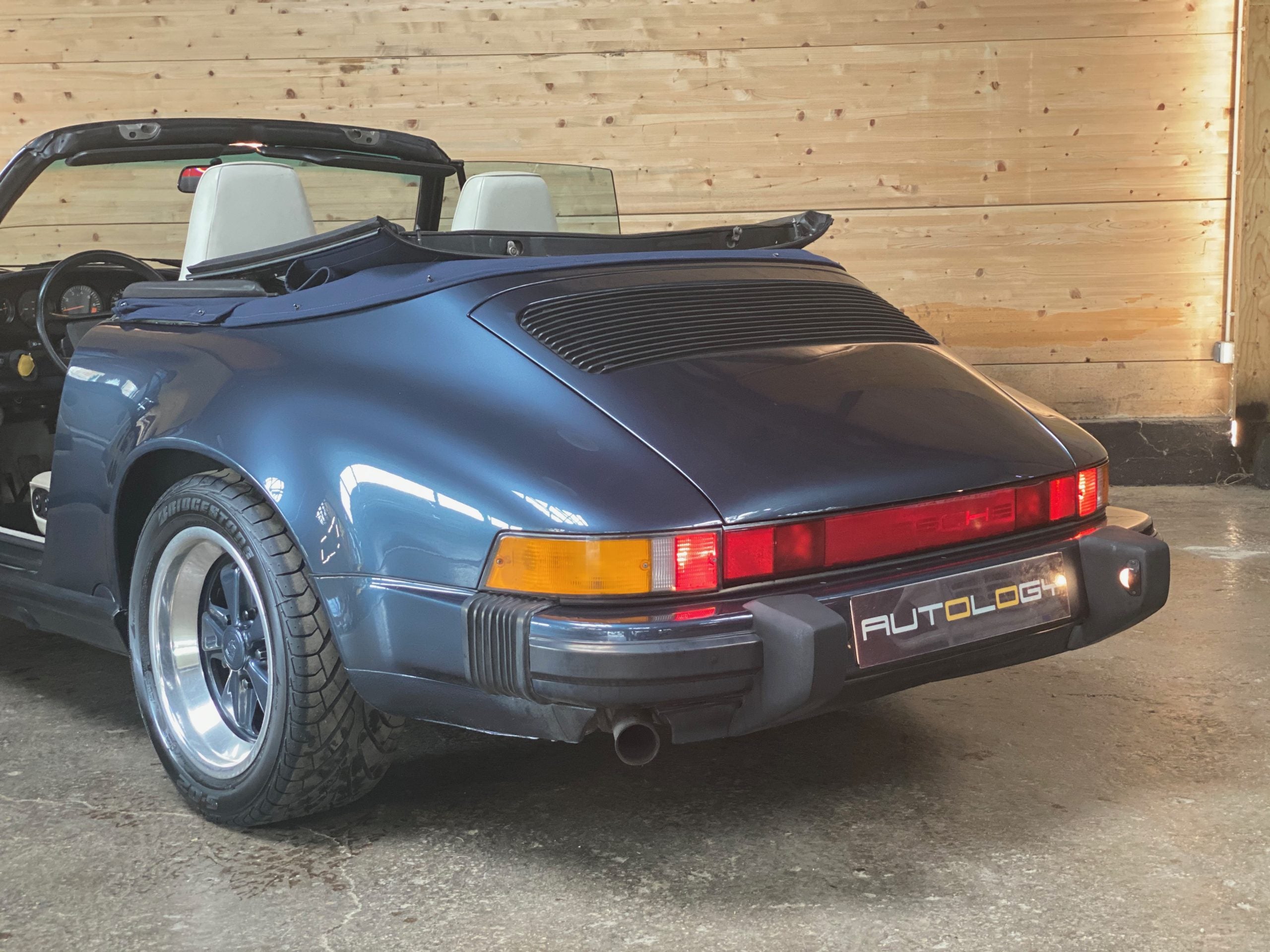 Porsche 911 Carrera 3.2 Cabriolet