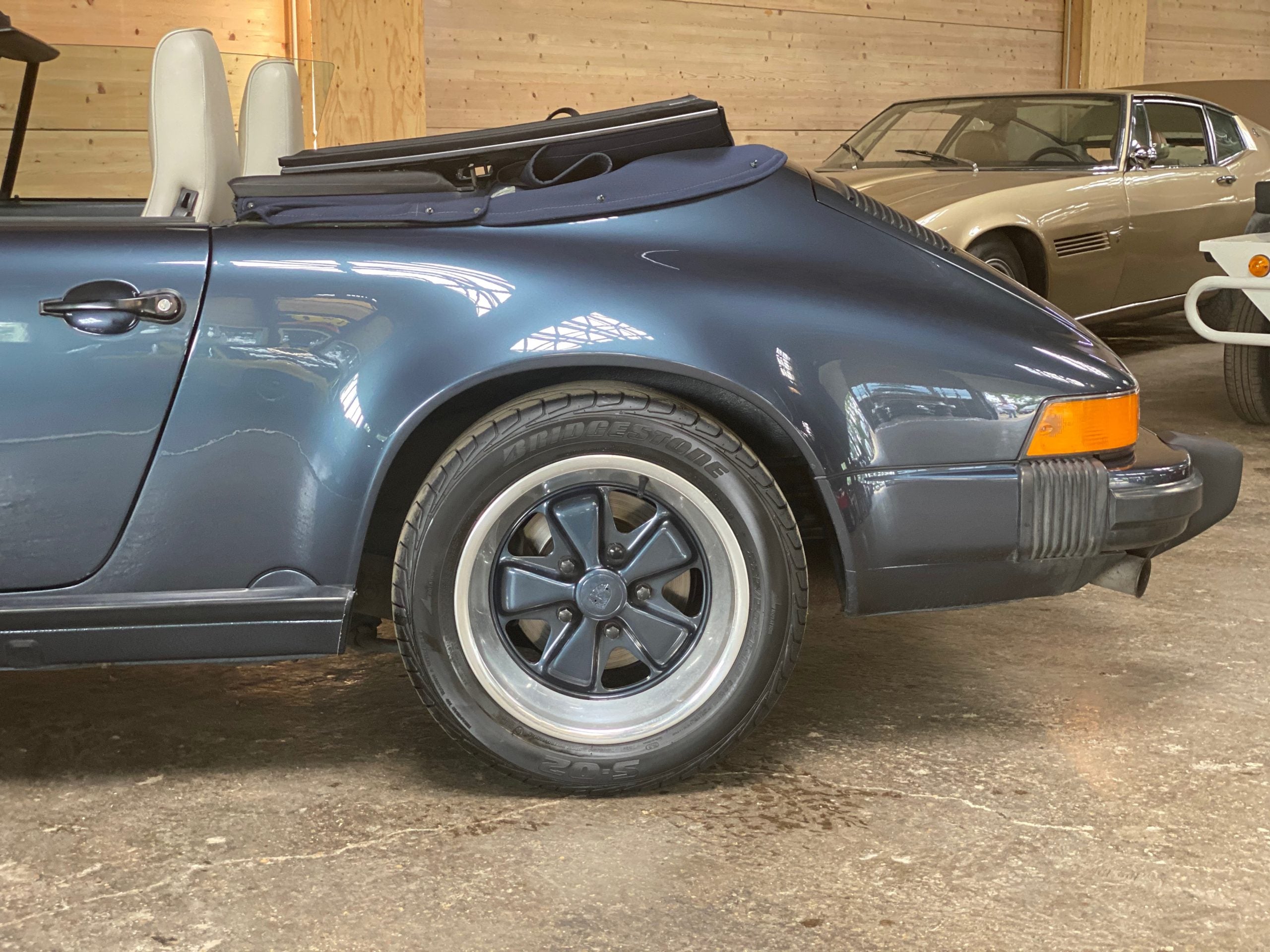 Porsche 911 Carrera 3.2 Cabriolet