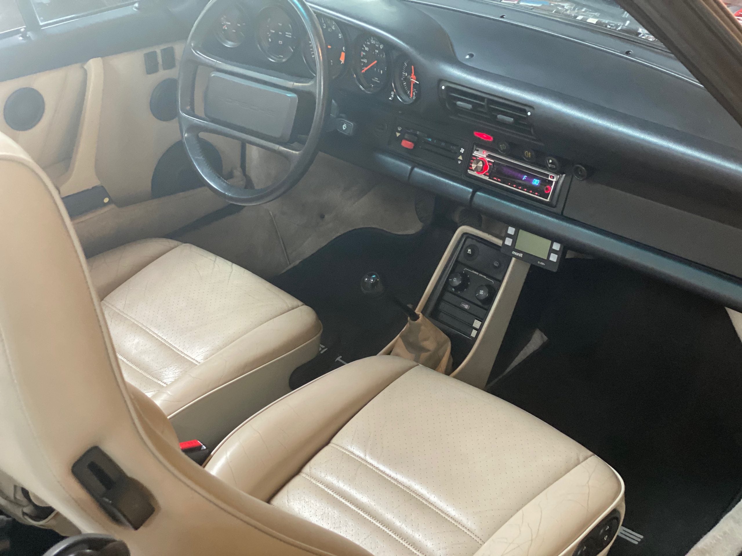 Porsche 911 Carrera 3.2 Cabriolet