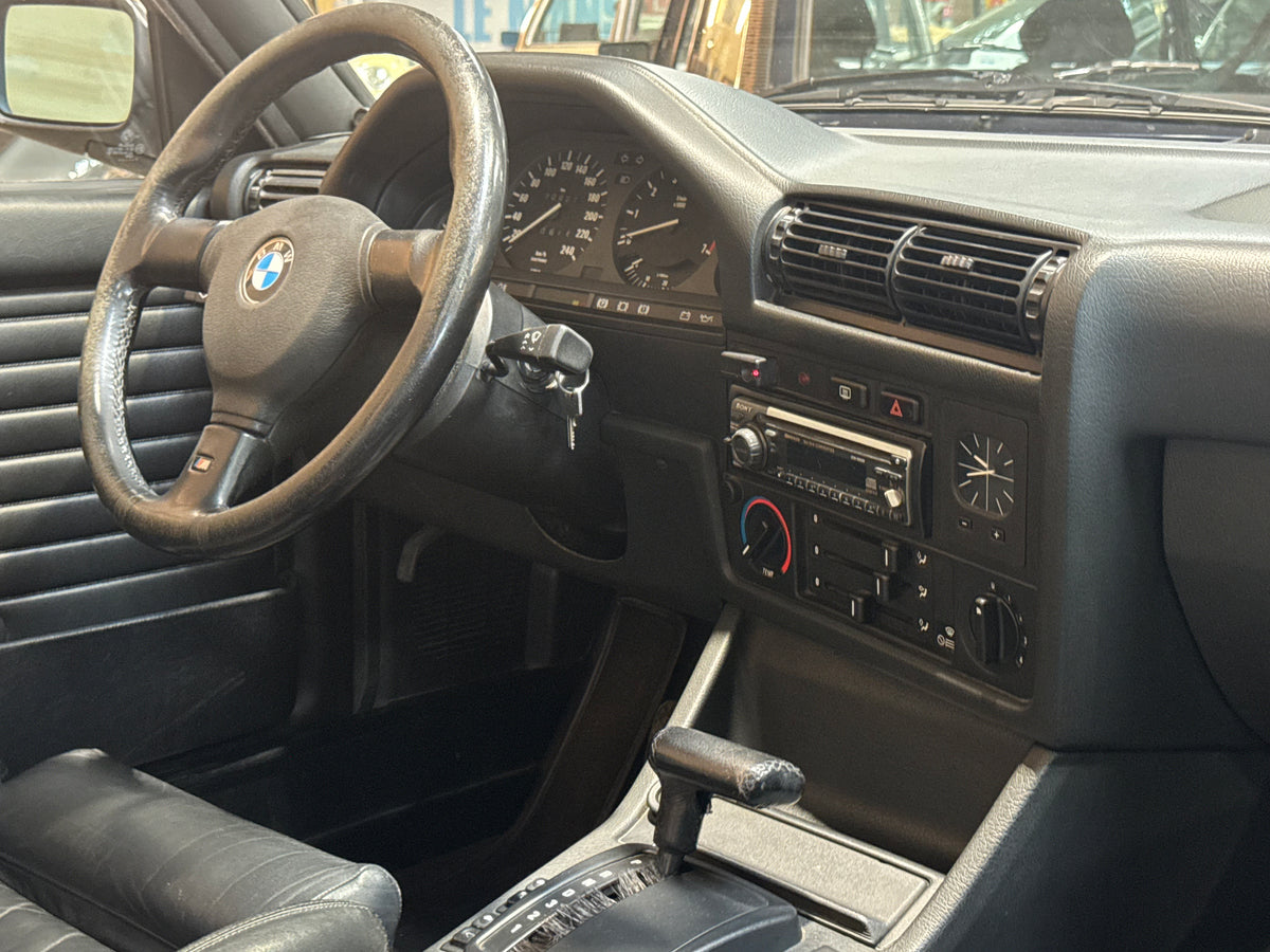 BMW 325iA Cabriolet