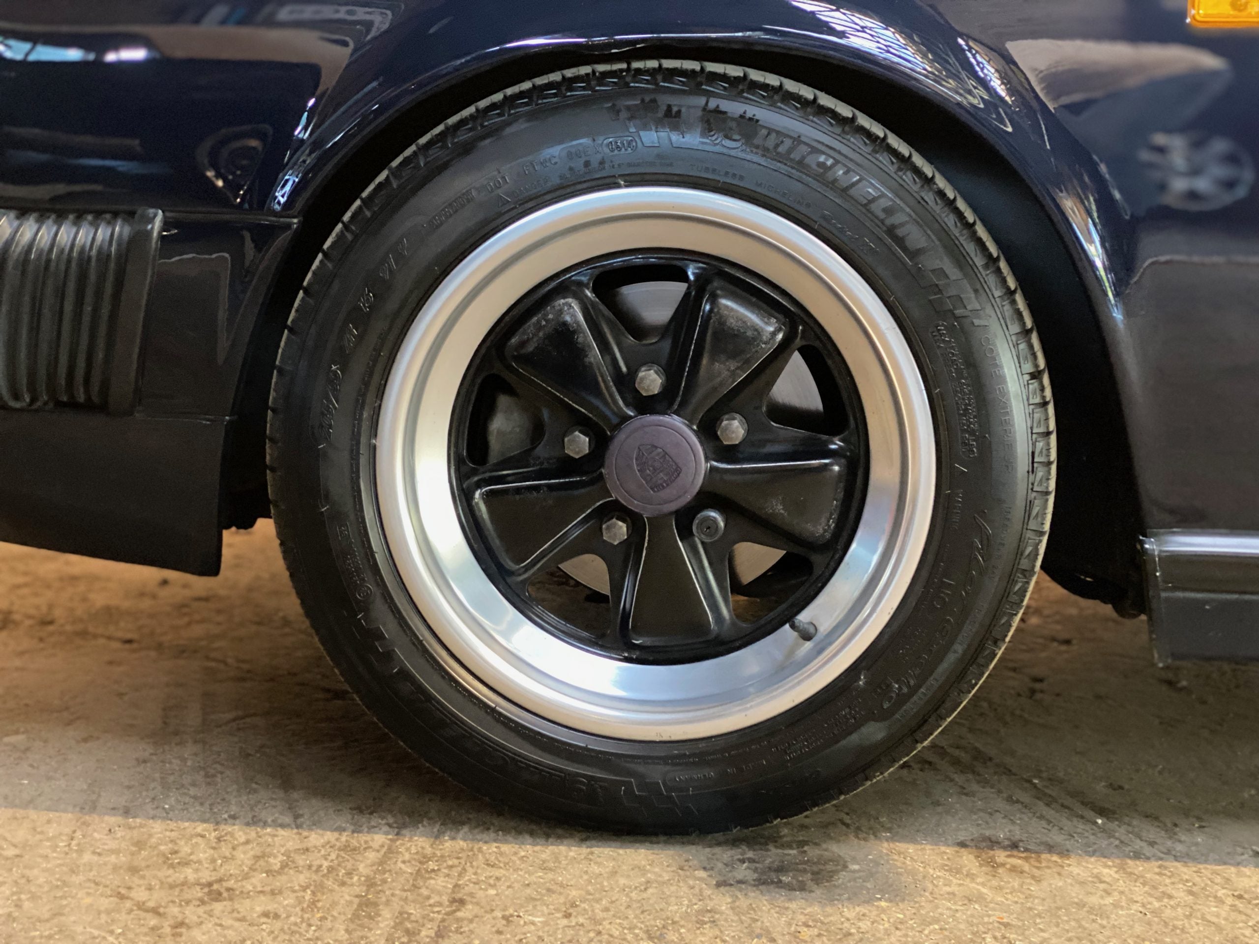 Porsche 911 Carrera 3.2 Cabriolet