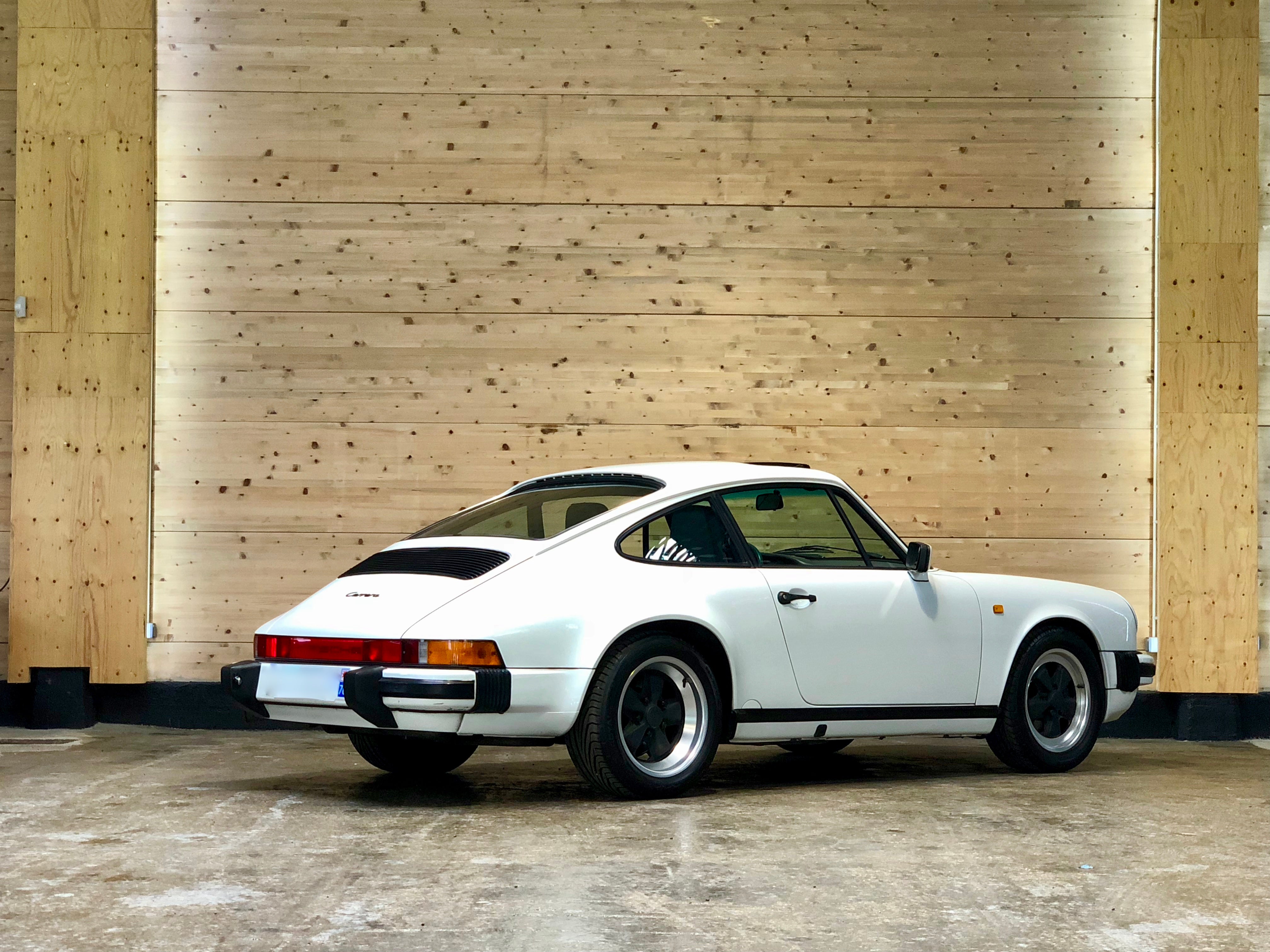 Porsche 911 Carrera 3.2