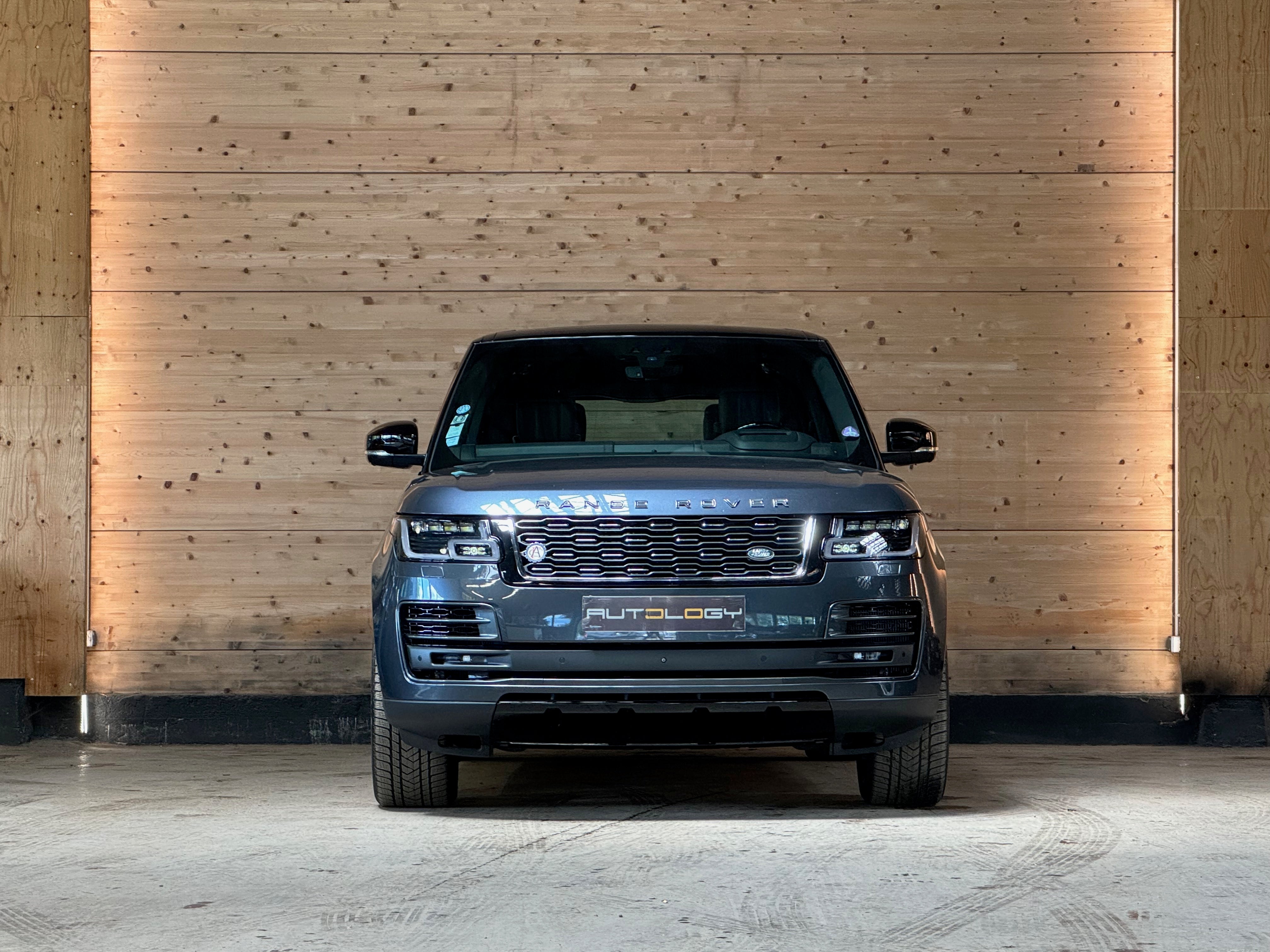 Land Rover Range Rover SV Autobiography Dynamic