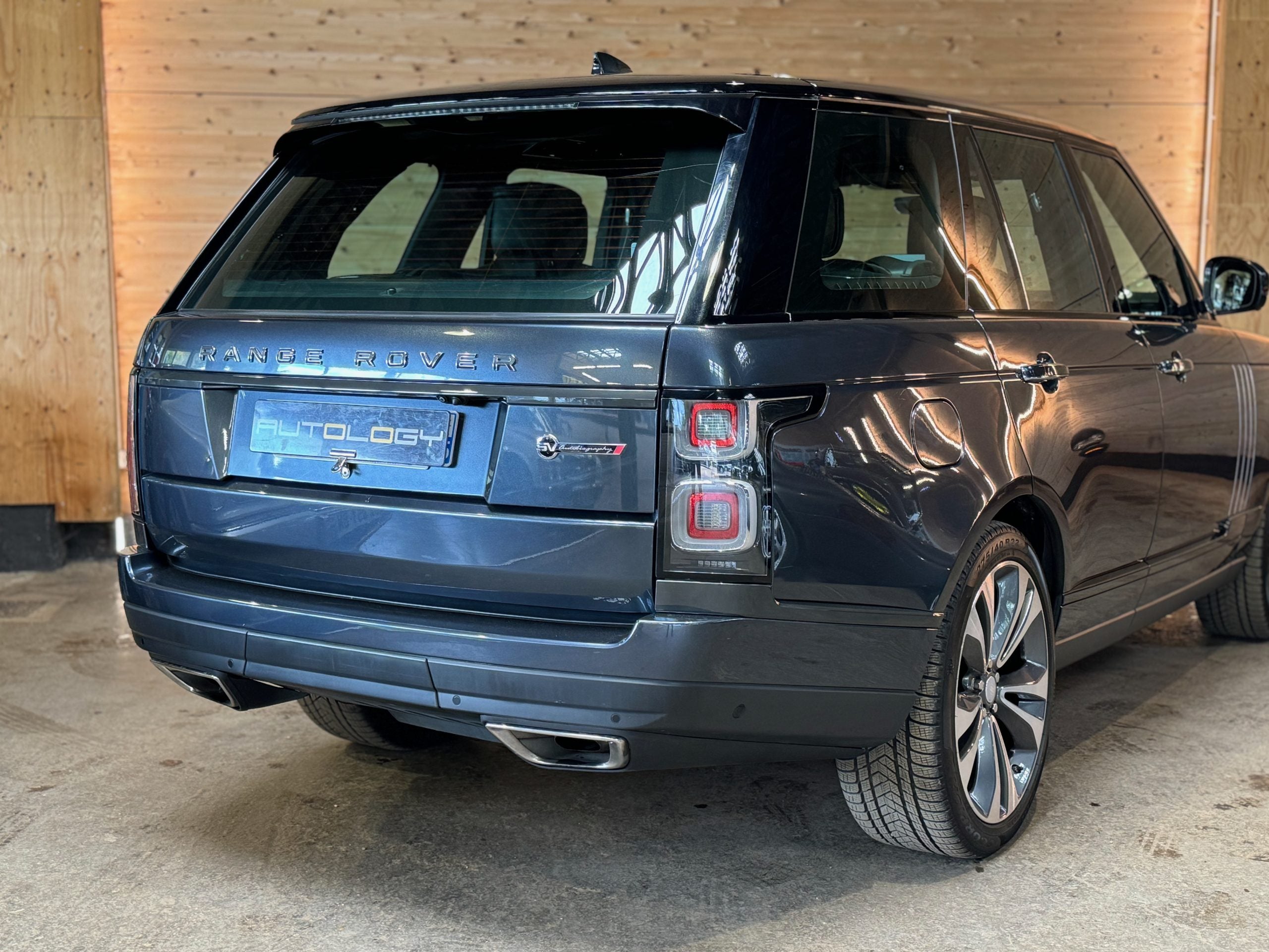 Land Rover Range Rover SV Autobiography Dynamic