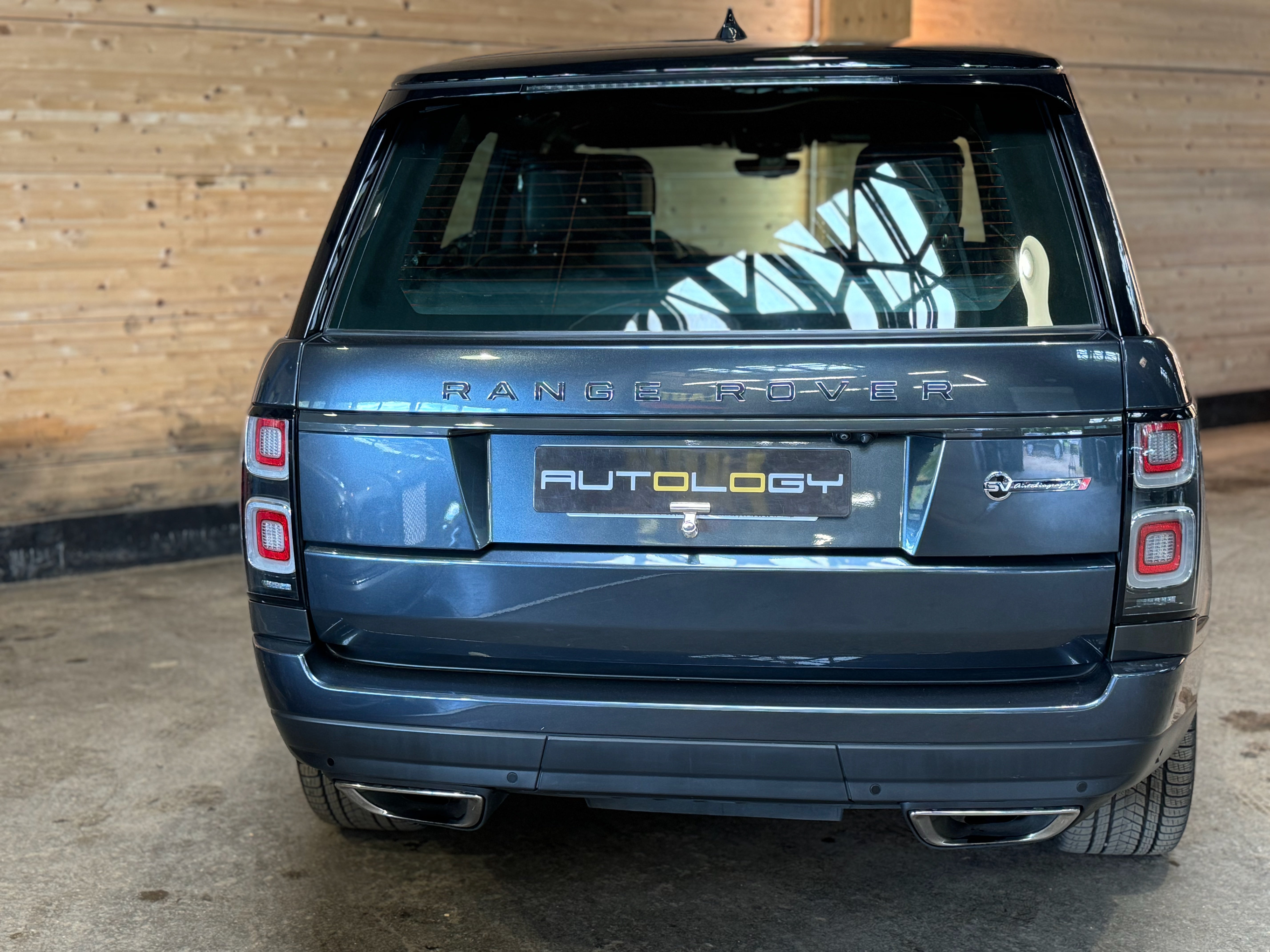 Land Rover Range Rover SV Autobiography Dynamic
