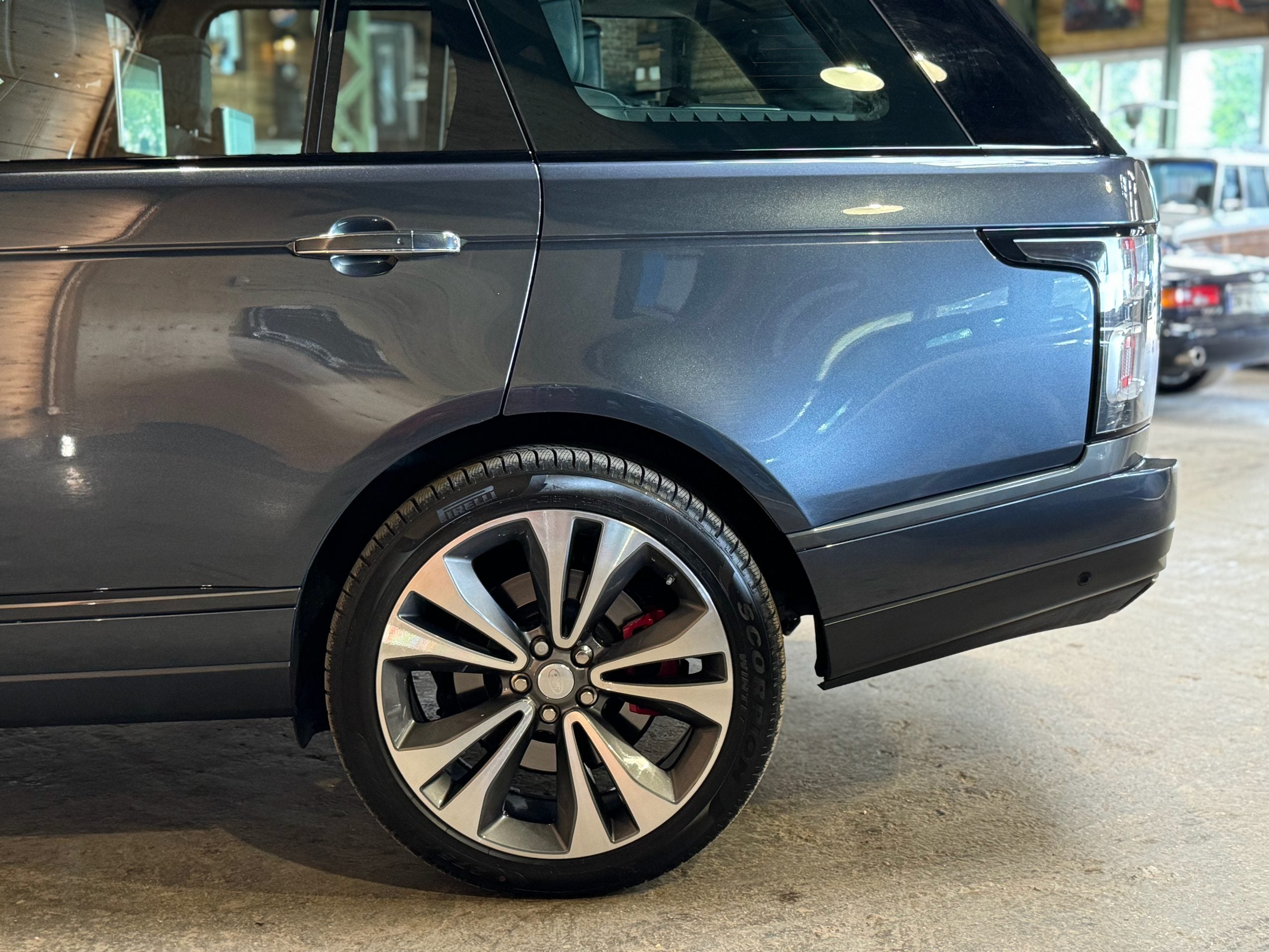 Land Rover Range Rover SV Autobiography Dynamic