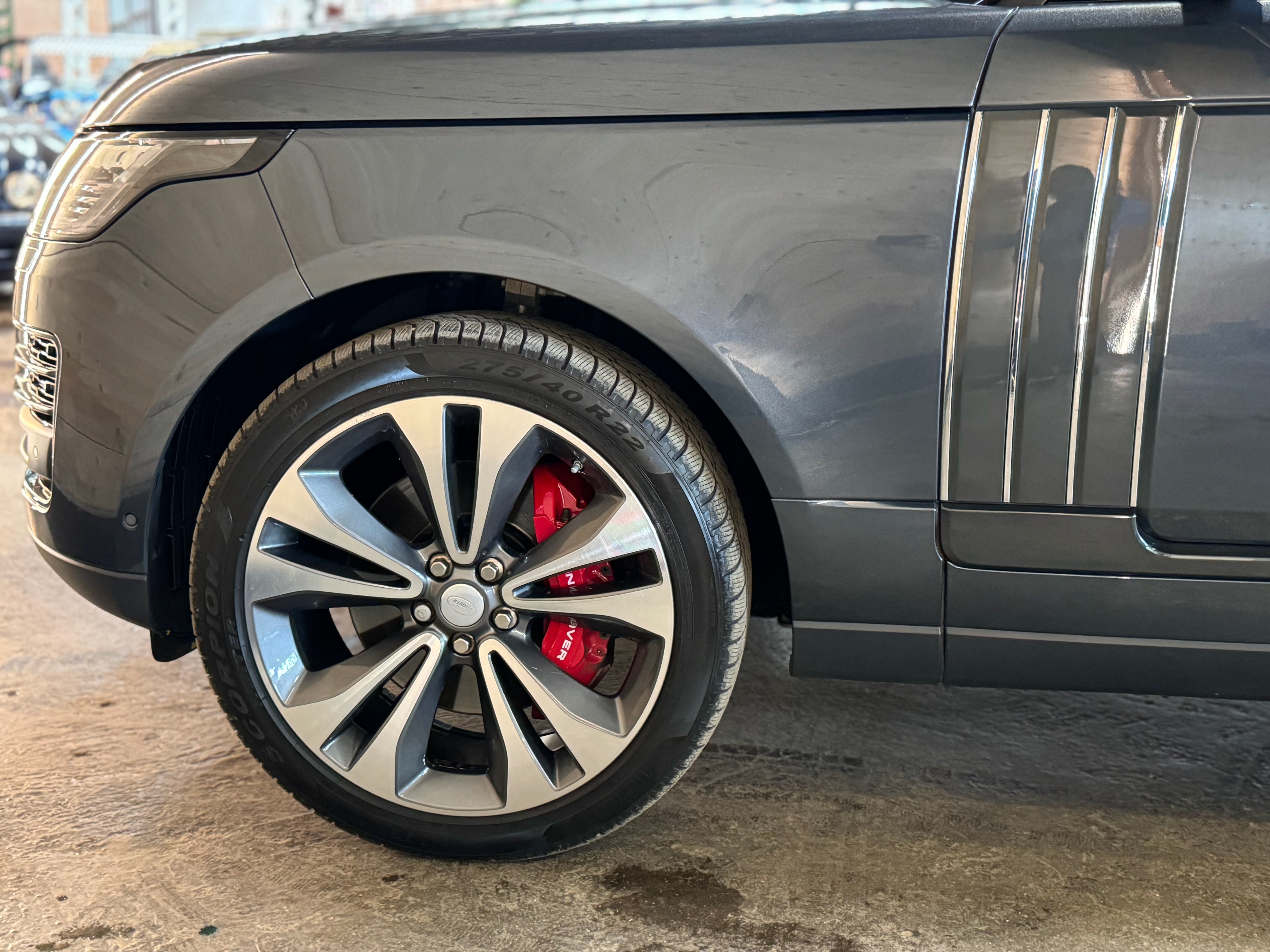 Land Rover Range Rover SV Autobiography Dynamic