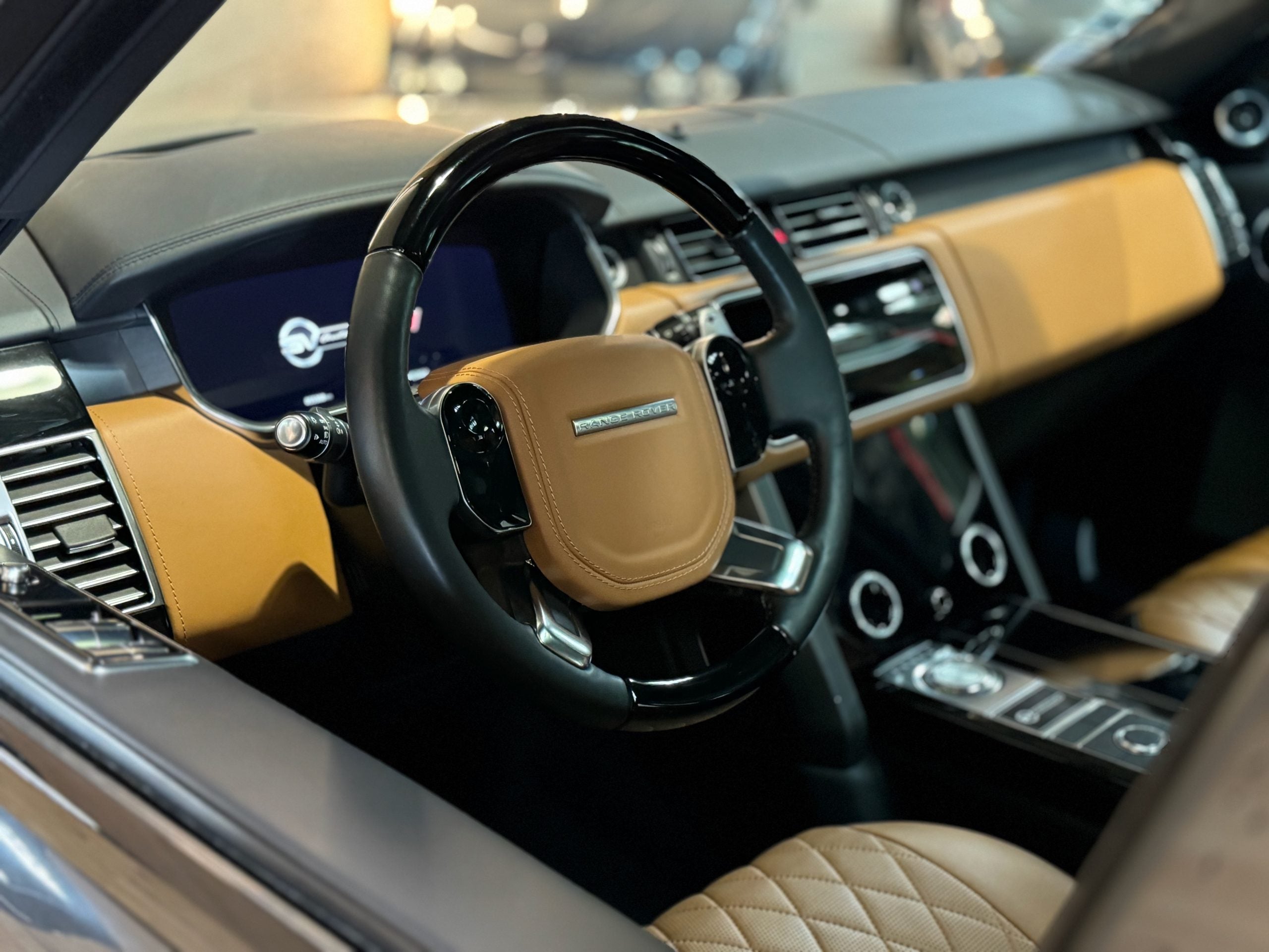 Land Rover Range Rover SV Autobiography Dynamic